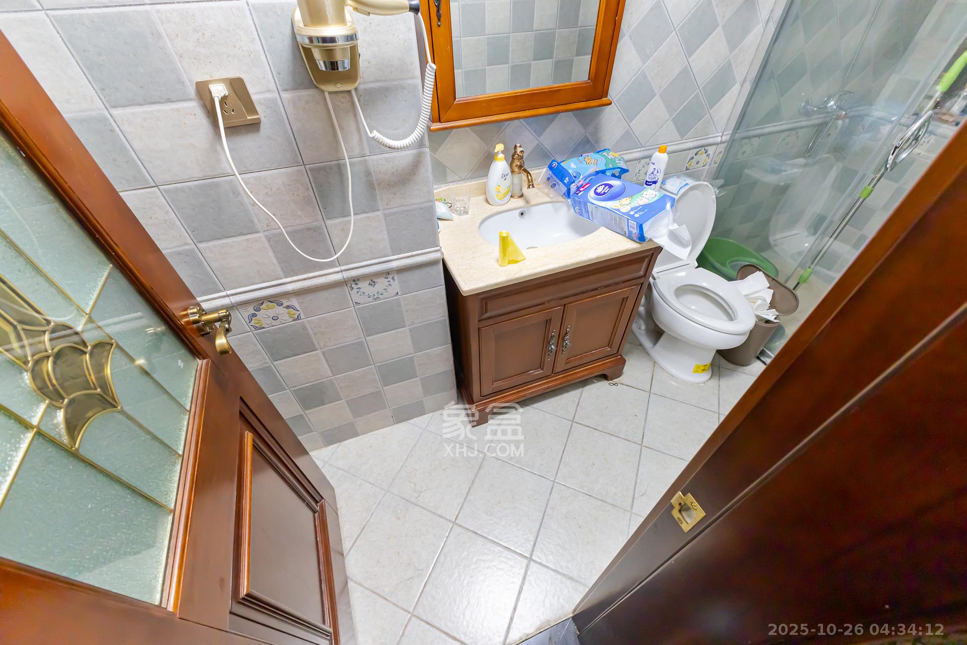 龙湖湘风原著(龙湖湘风星城)  5室3厅5卫    450.0万 龙湖湘风原著(龙湖湘风星城)  5室3厅5卫    450.0万卫生间