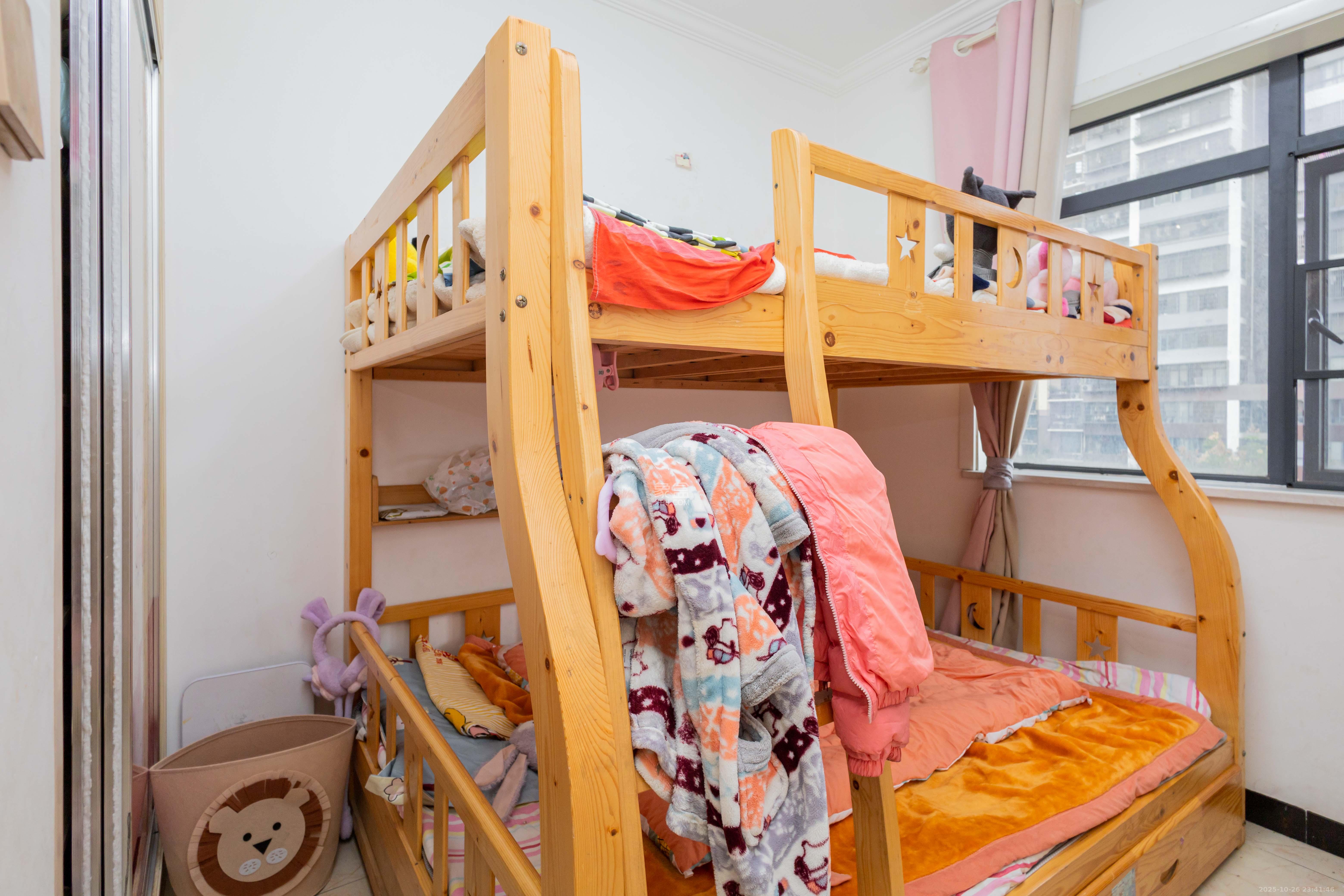 中国铁建国际城二期  3室2厅1卫    54.8万卧室