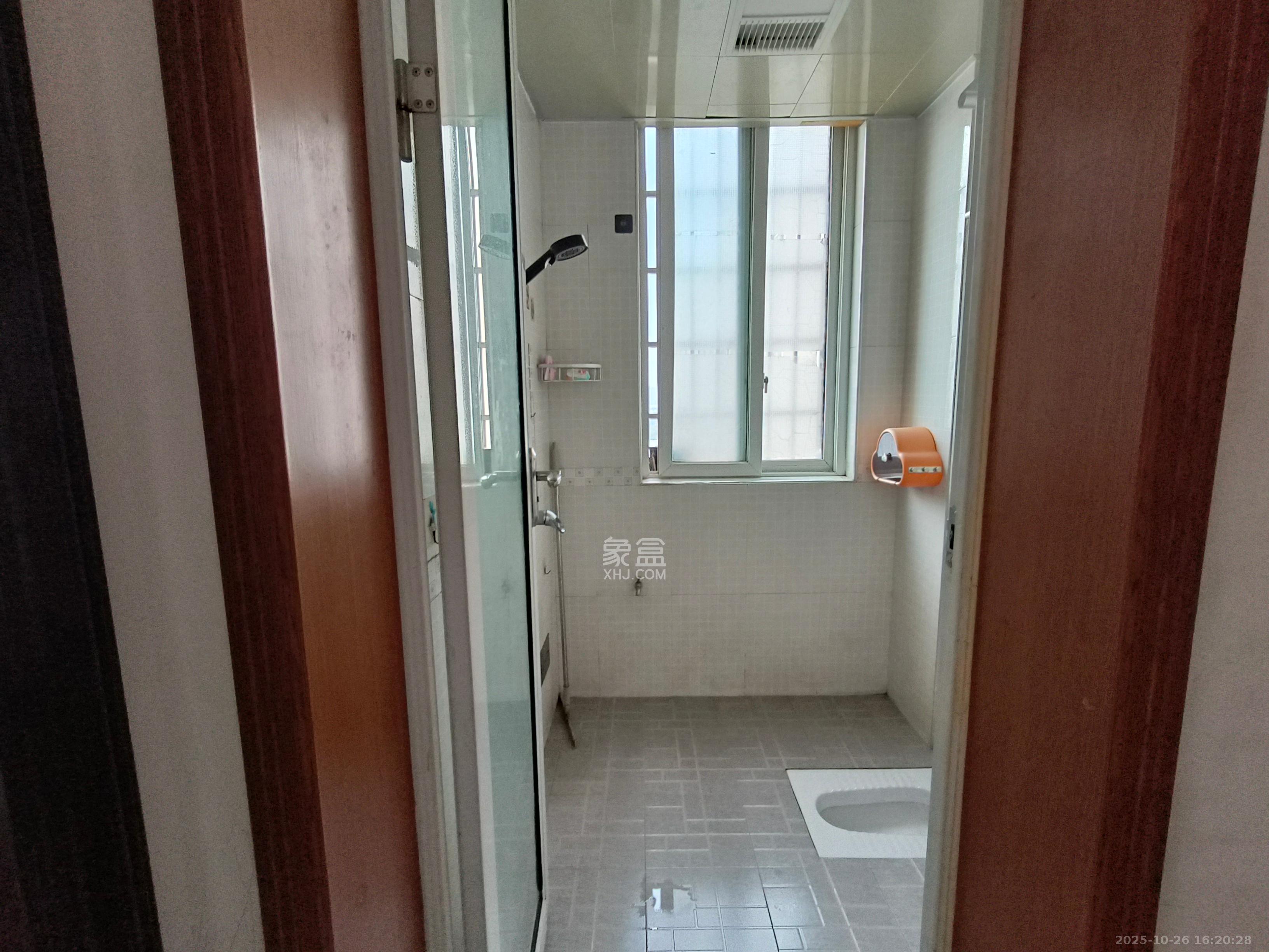 三景国际  3室2厅1卫    1600.0元/月室内图