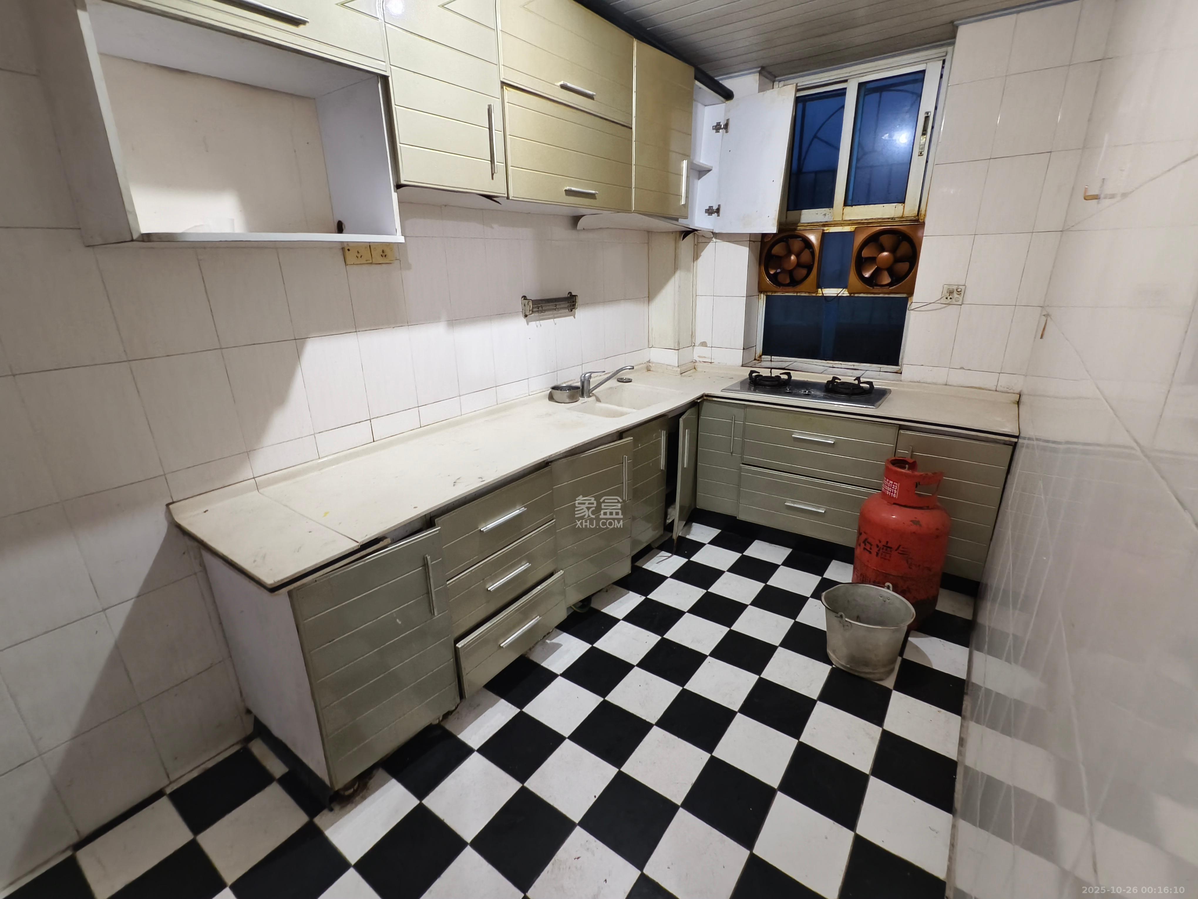 南湖公寓（万顺公寓）  3室1厅1卫    1600.0元/月室内图