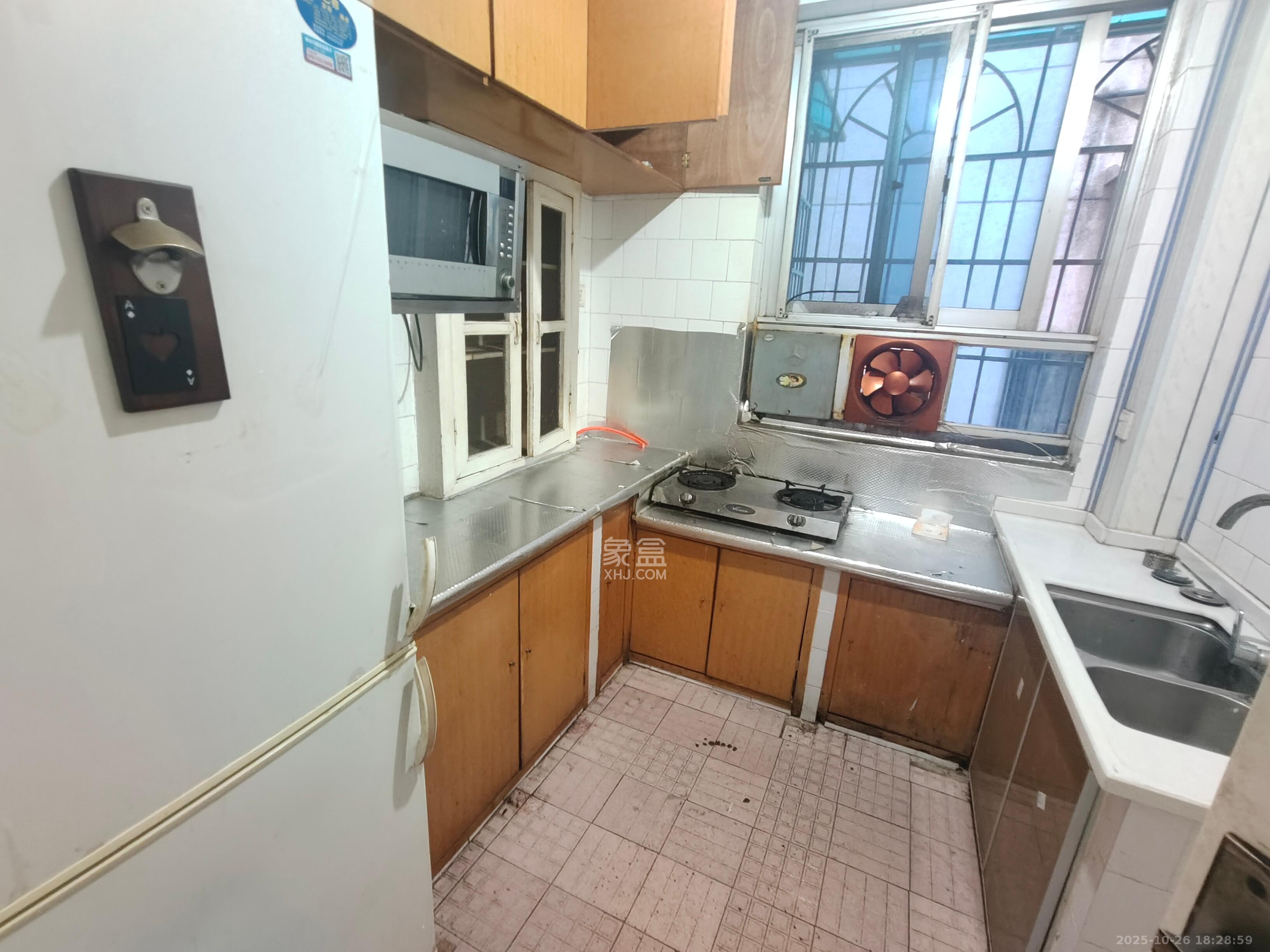 通发公寓 3室2厅1卫 2000.0元/月 通发公寓 3室2厅1卫 2000.0元/月室内图