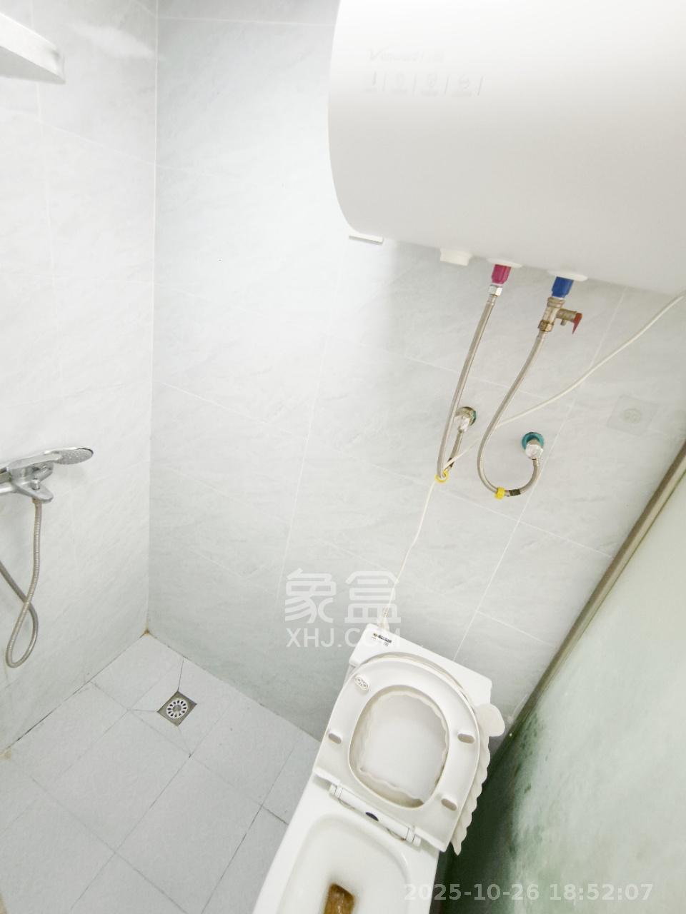 好莱城（弘德西街）  1室1厅1卫    1300.0元/月室内图