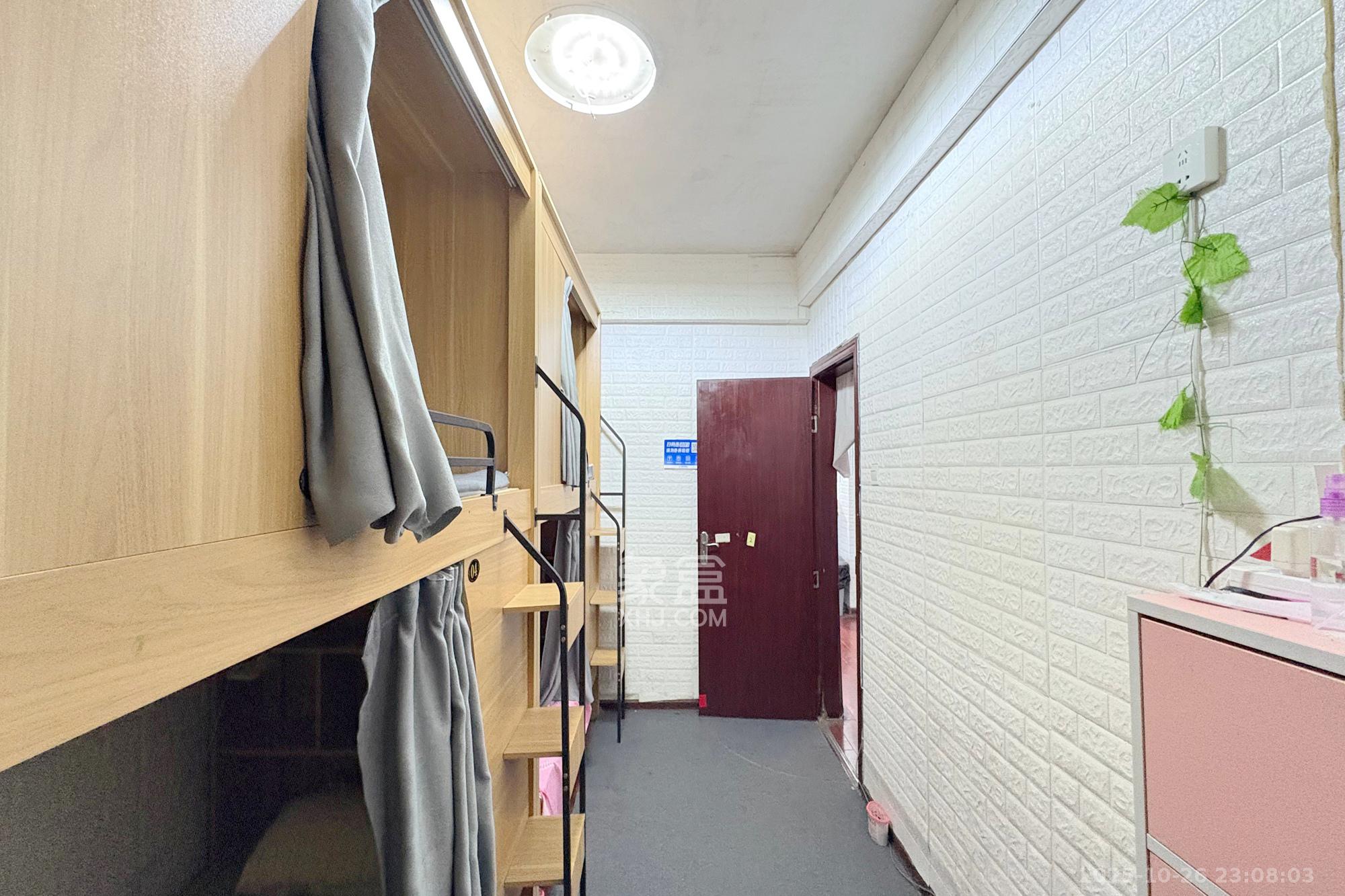 五一大道202(中环壹世界)  3室2厅1卫    102.0万 五一大道202(中环壹世界)  3室2厅1卫    102.0万其他