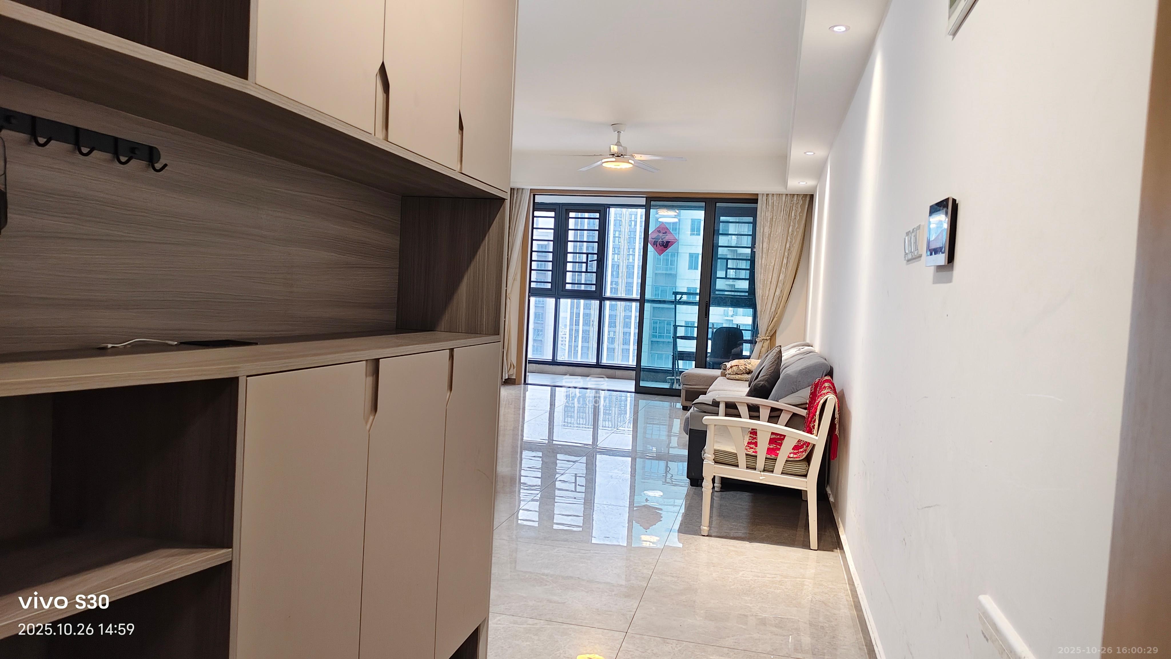 麓谷山湖郡  3室2厅2卫    2500.0元/月室内图