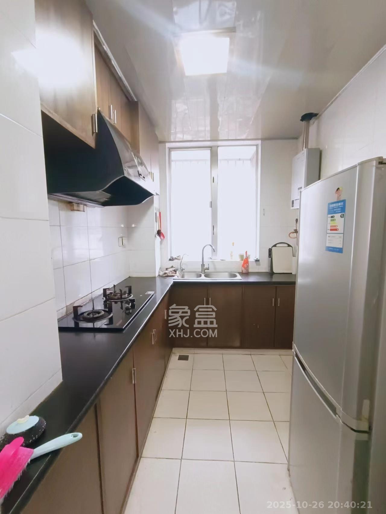 泰时三湘金地  2室1厅1卫    1600.0元/月 泰时三湘金地  2室1厅1卫    1600.0元/月室内图