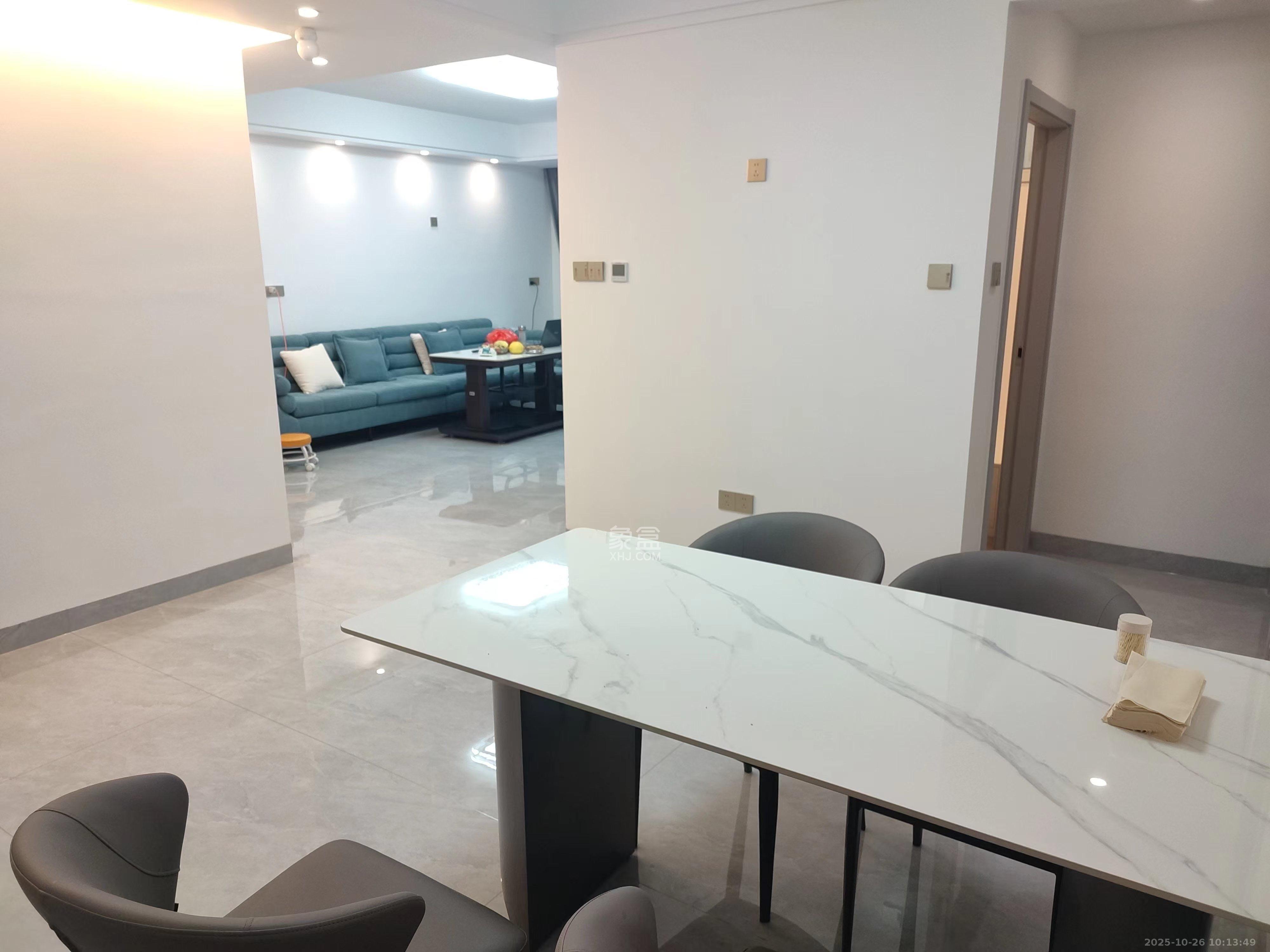 香樟鑫都  4室2厅2卫    4000.0元/月室内图