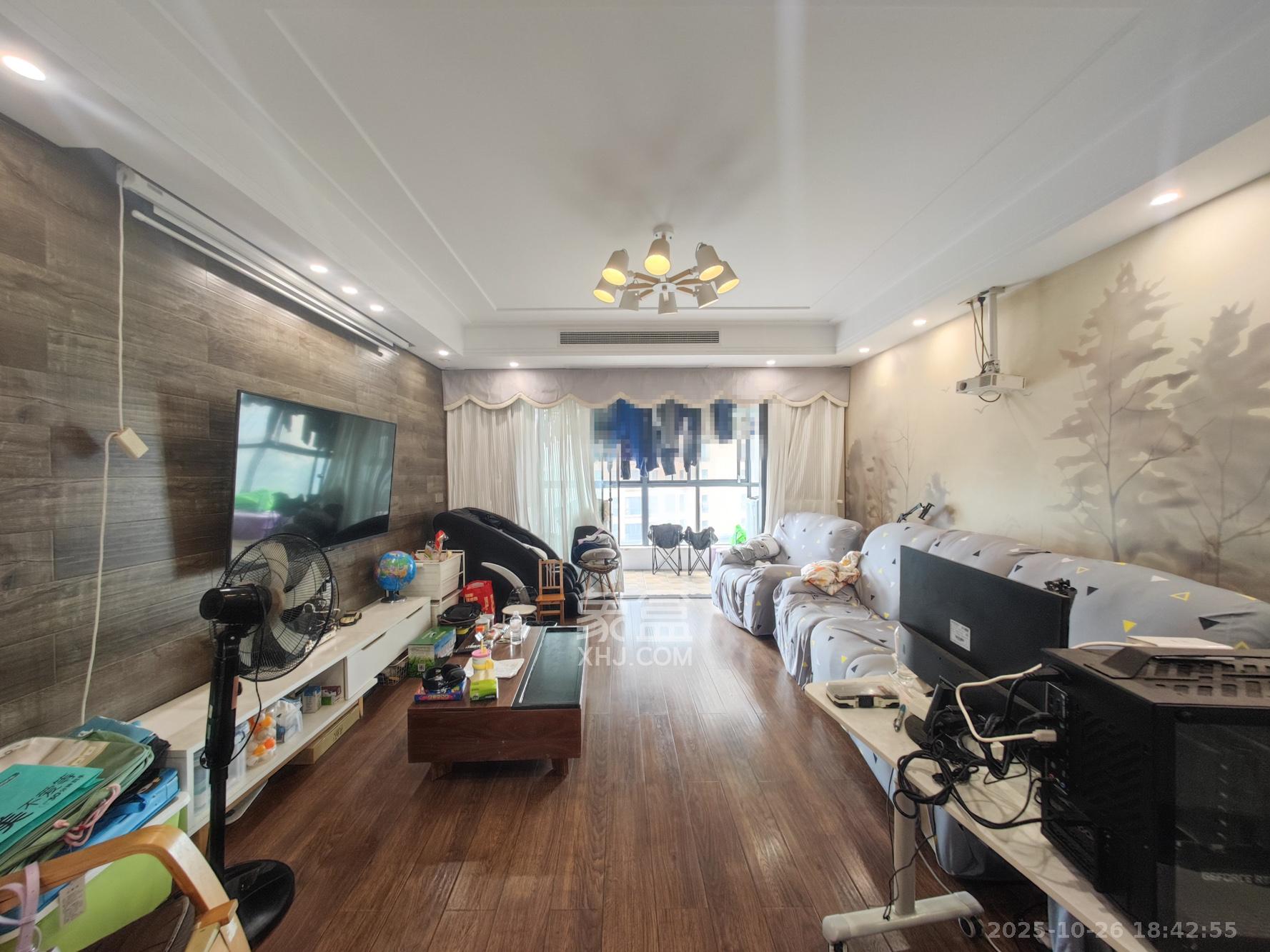 五矿万境水岸三期  5室2厅2卫    218.0万 五矿万境水岸三期  5室2厅2卫    218.0万客厅