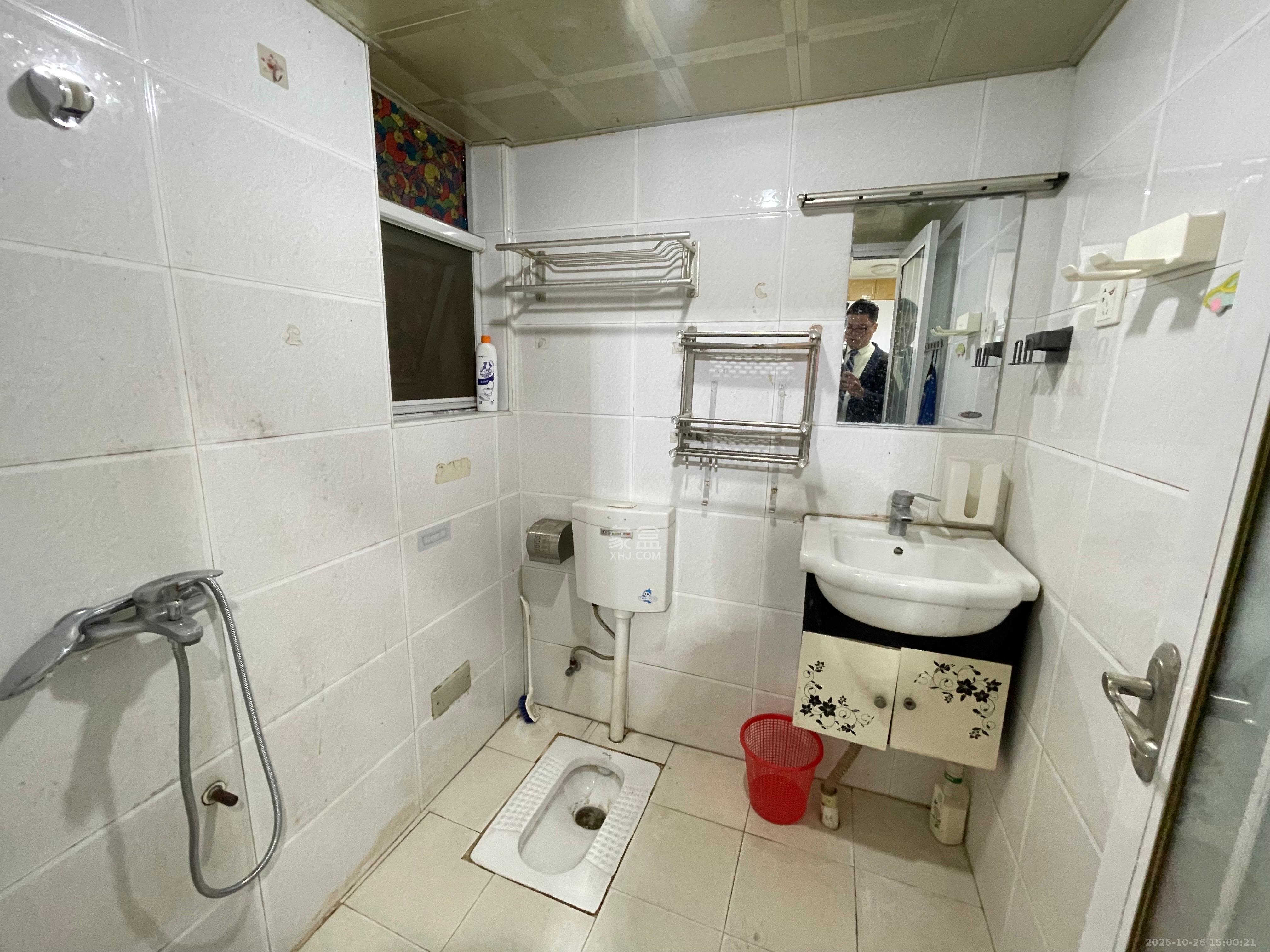 凯通国际城(凯通朝庭)  2室1厅1卫    2100.0元/月 凯通国际城(凯通朝庭)  2室1厅1卫    2100.0元/月室内图