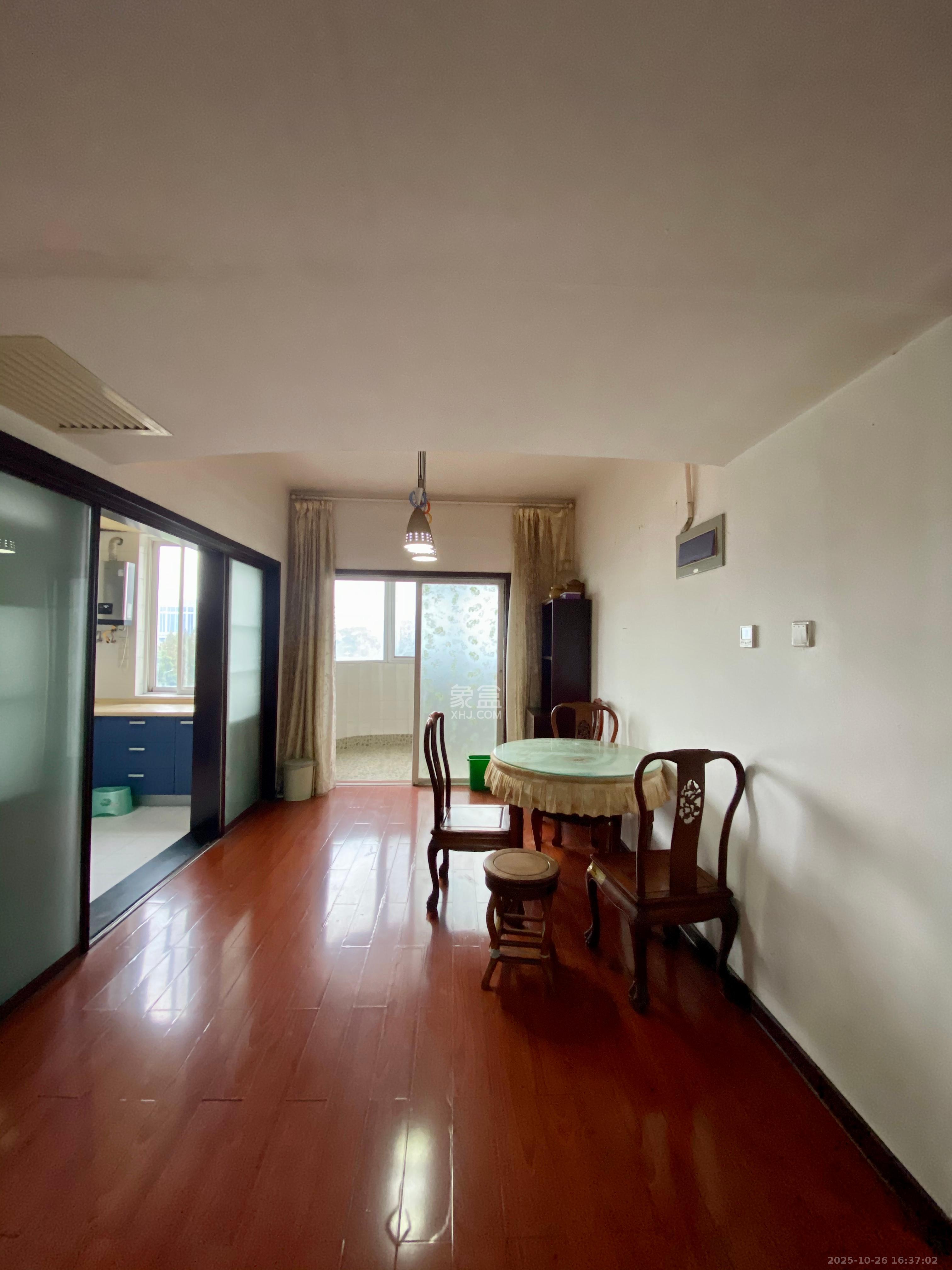 科技公寓 3室2厅2卫 3300.0元/月 科技公寓 3室2厅2卫 3300.0元/月室内图