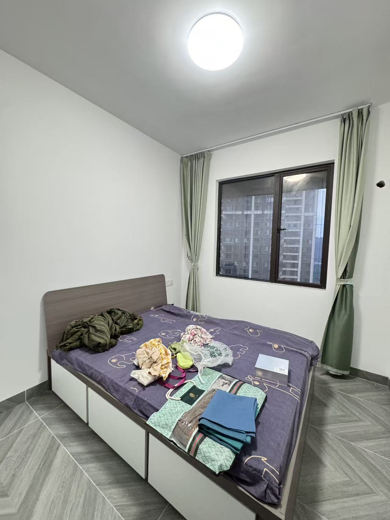 中泰天境 1室0厅0卫 80.0万 中泰天境 1室0厅0卫 80.0万客厅