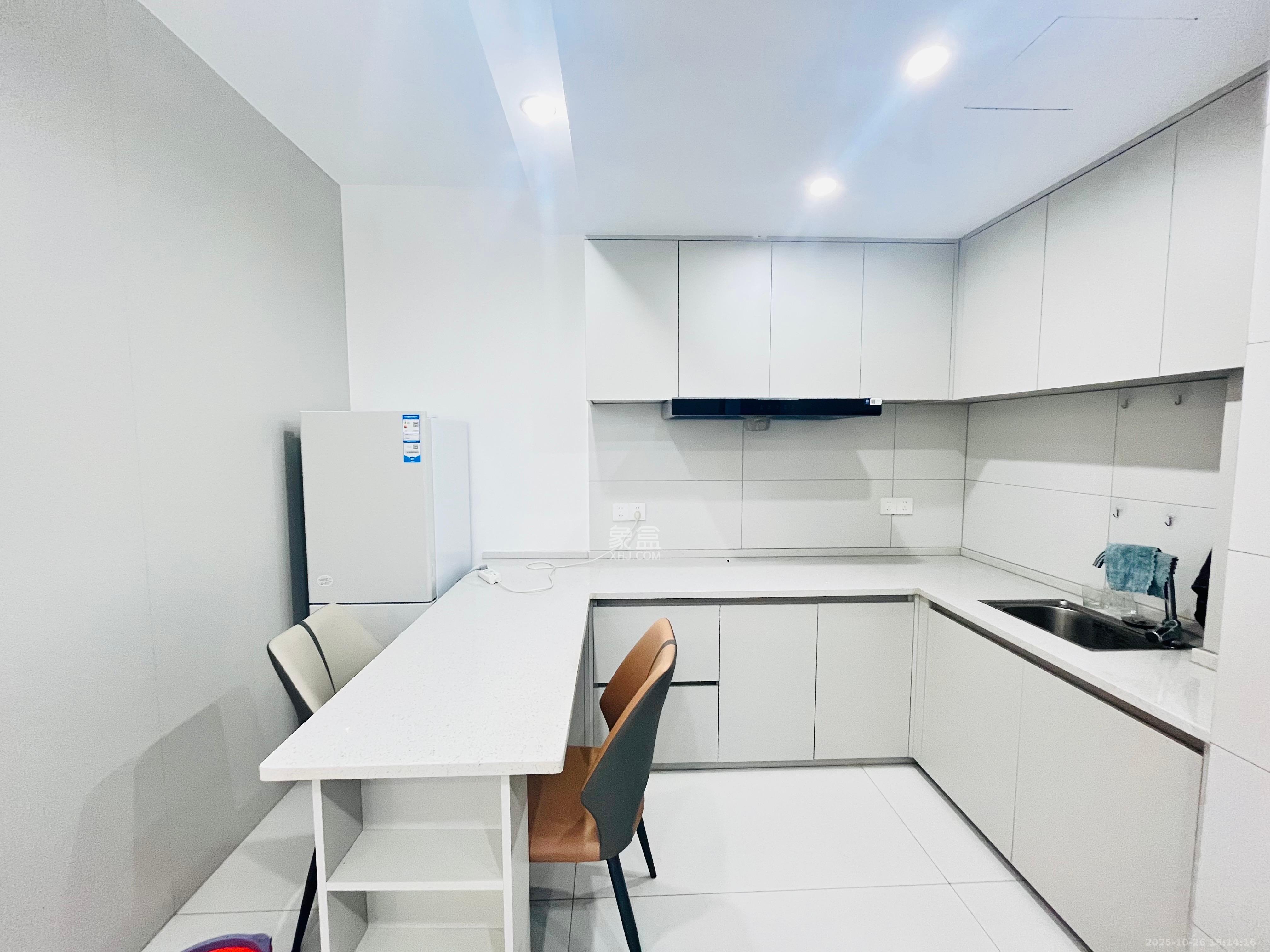 碧桂园城市之光  1室0厅0卫    1900.0元/月 碧桂园城市之光  1室0厅0卫    1900.0元/月