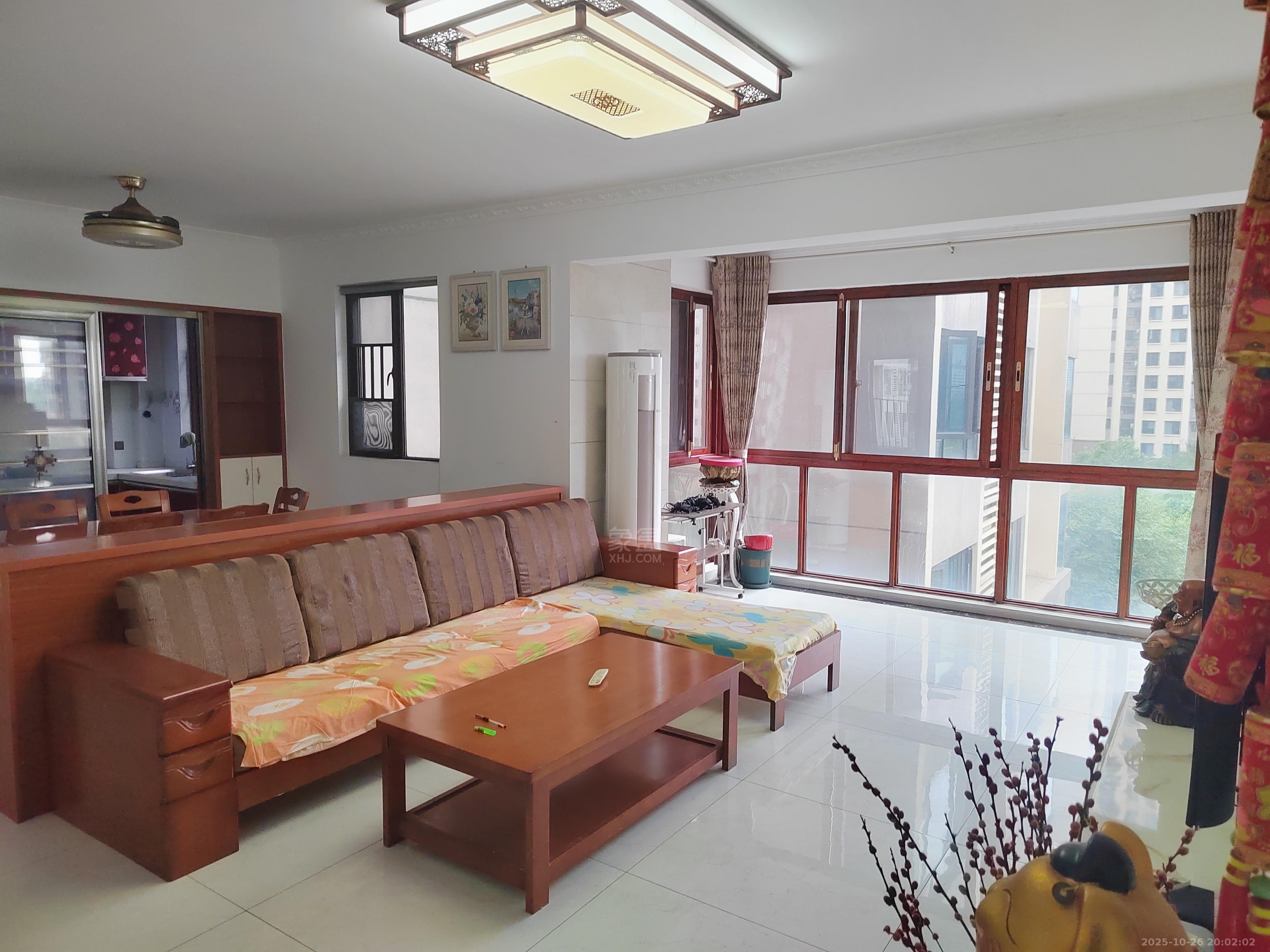 蓝溪谷 3室1厅2卫 2000.0元/月 蓝溪谷 3室1厅2卫 2000.0元/月室内图