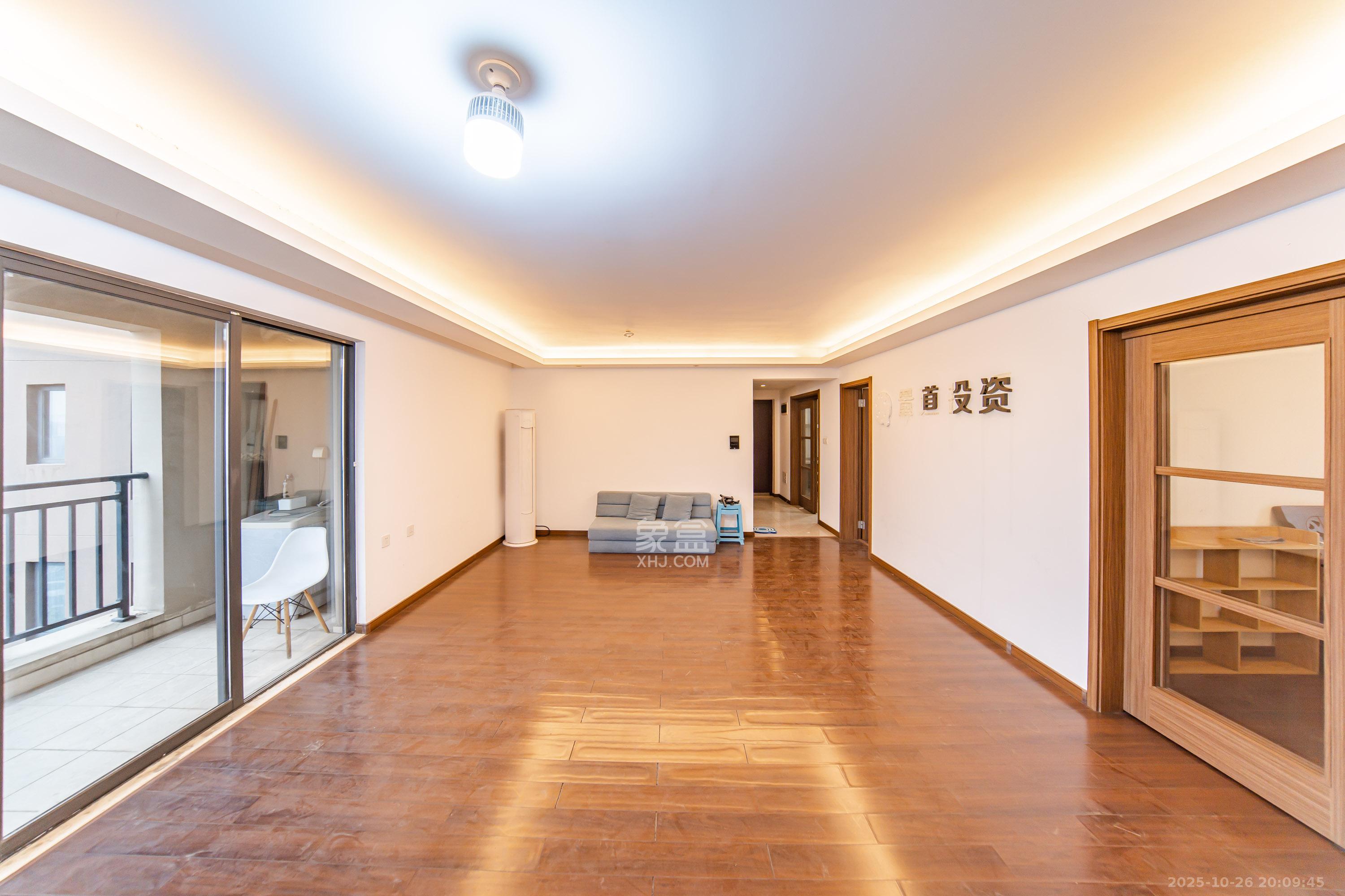 万科白鹭郡  4室2厅2卫    146.0万 万科白鹭郡  4室2厅2卫    146.0万客厅