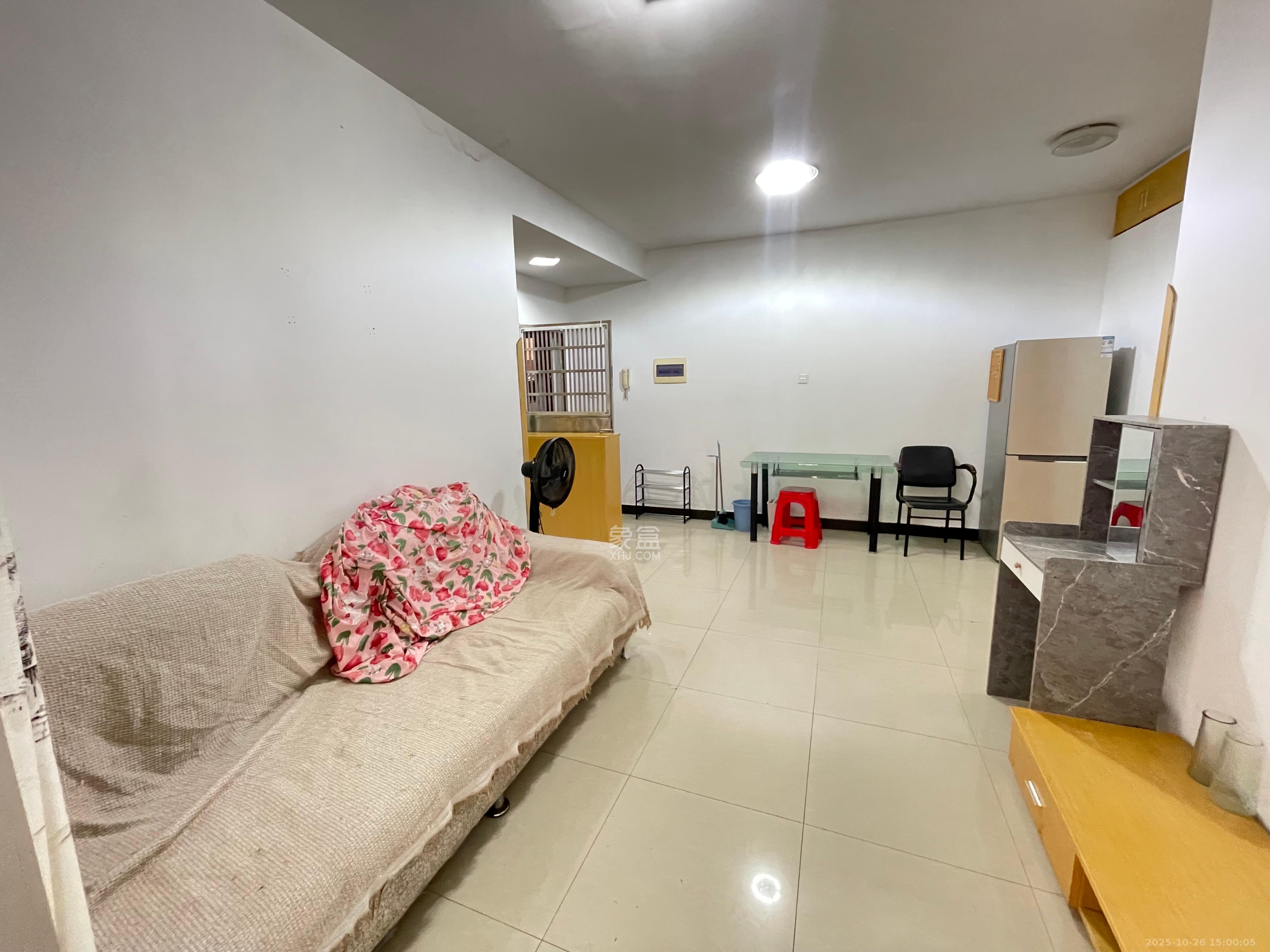 凯通国际城(凯通朝庭)  2室1厅1卫    2100.0元/月 凯通国际城(凯通朝庭)  2室1厅1卫    2100.0元/月室内图1