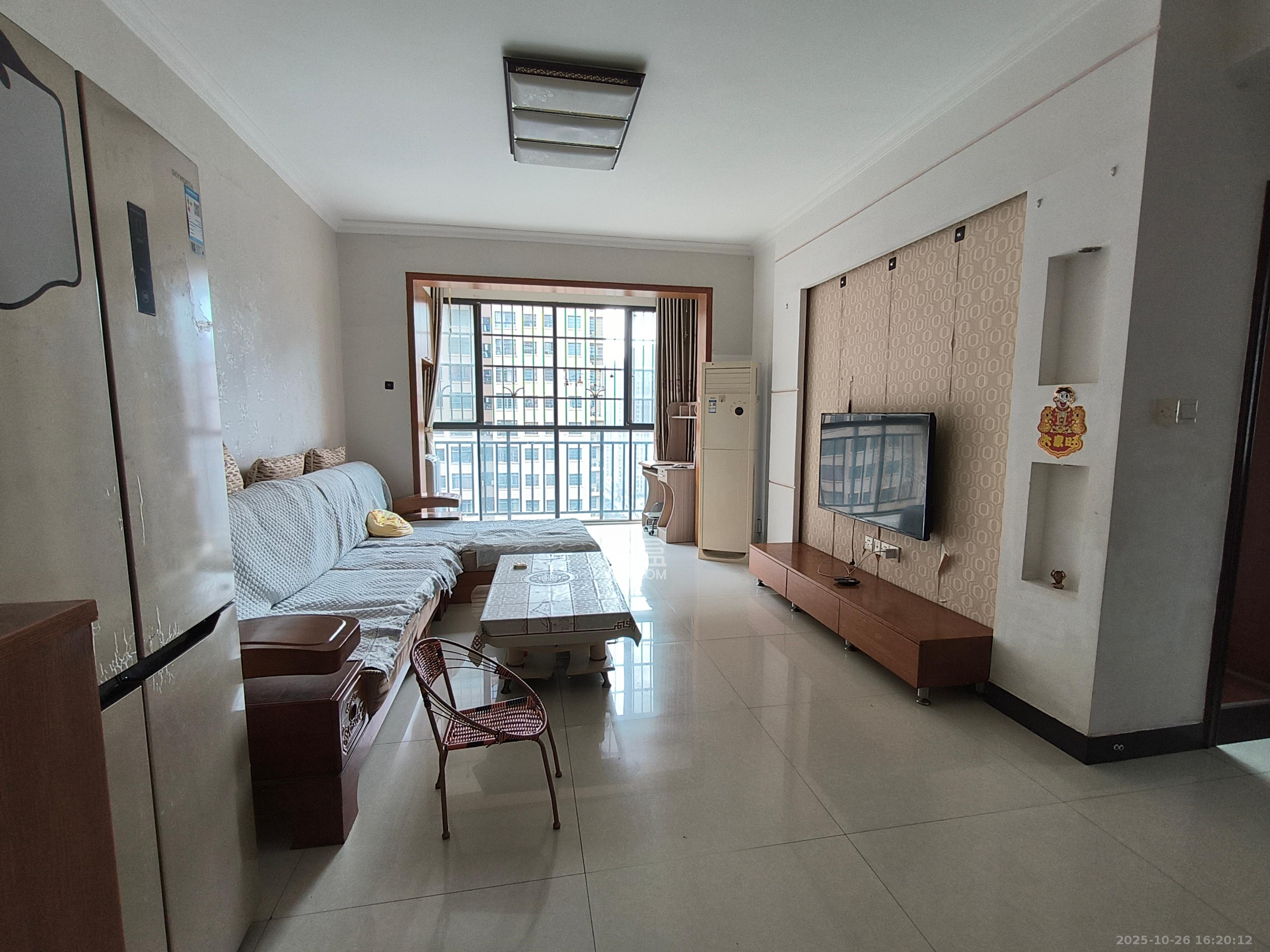 三景国际  3室2厅1卫    1600.0元/月室内图