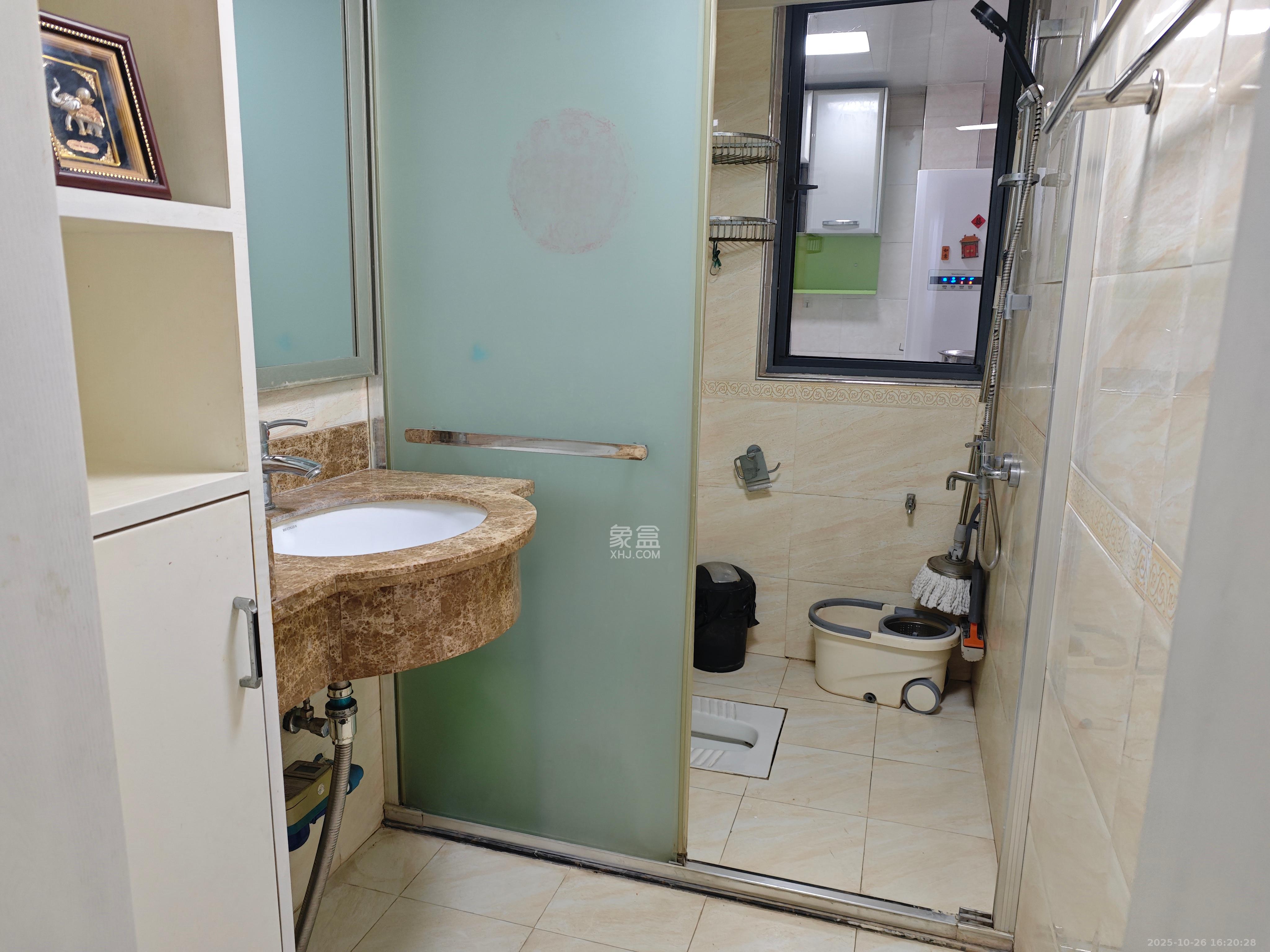 中城丽景香山园  3室2厅2卫    2800.0元/月 中城丽景香山园  3室2厅2卫    2800.0元/月室内图