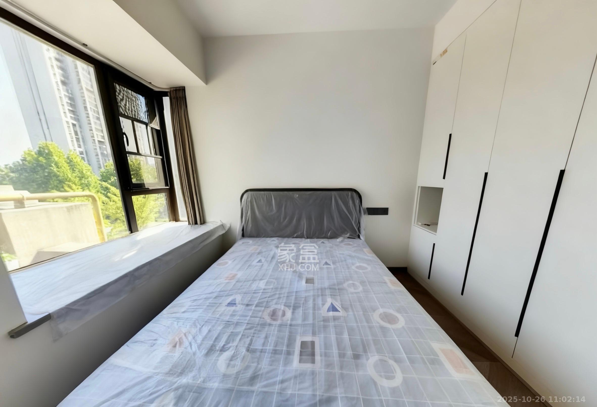 卓越浅水湾  4室2厅2卫    4500.0元/月 卓越浅水湾  4室2厅2卫    4500.0元/月室内图