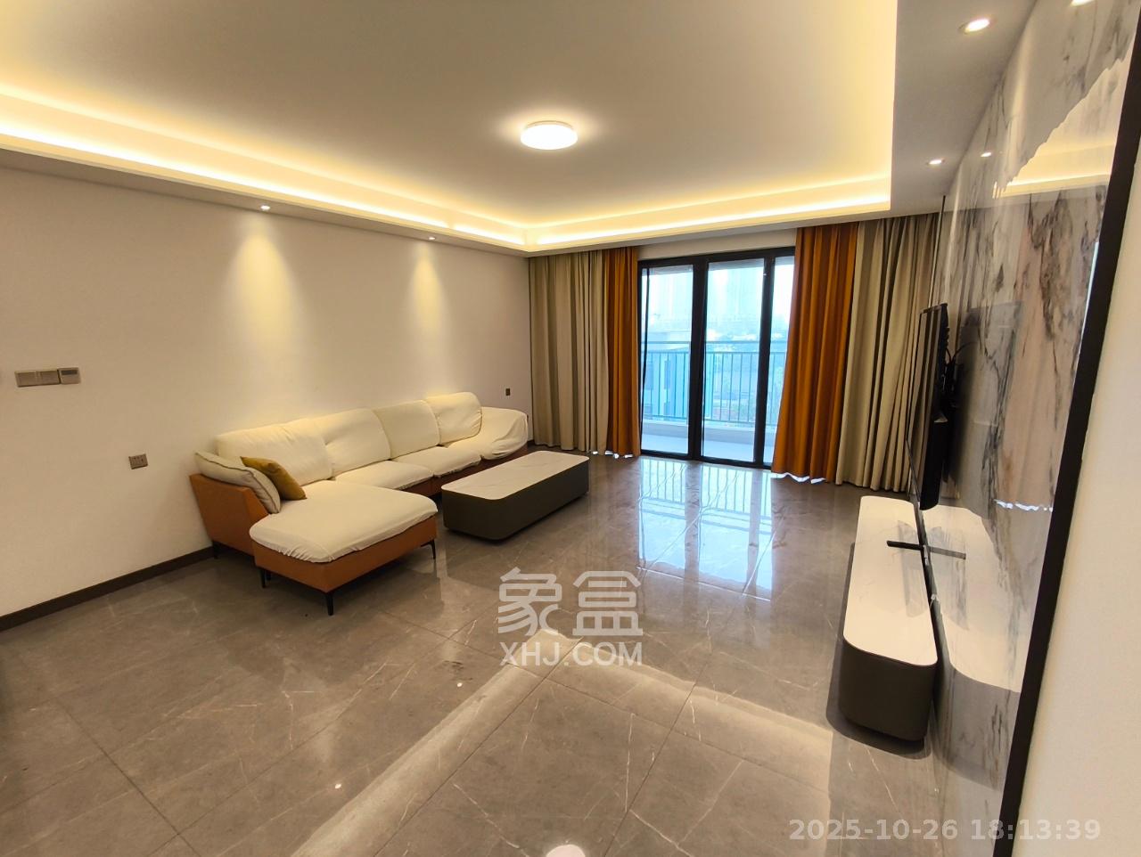 龙湖春江天玺  4室2厅2卫    5000.0元/月室内图