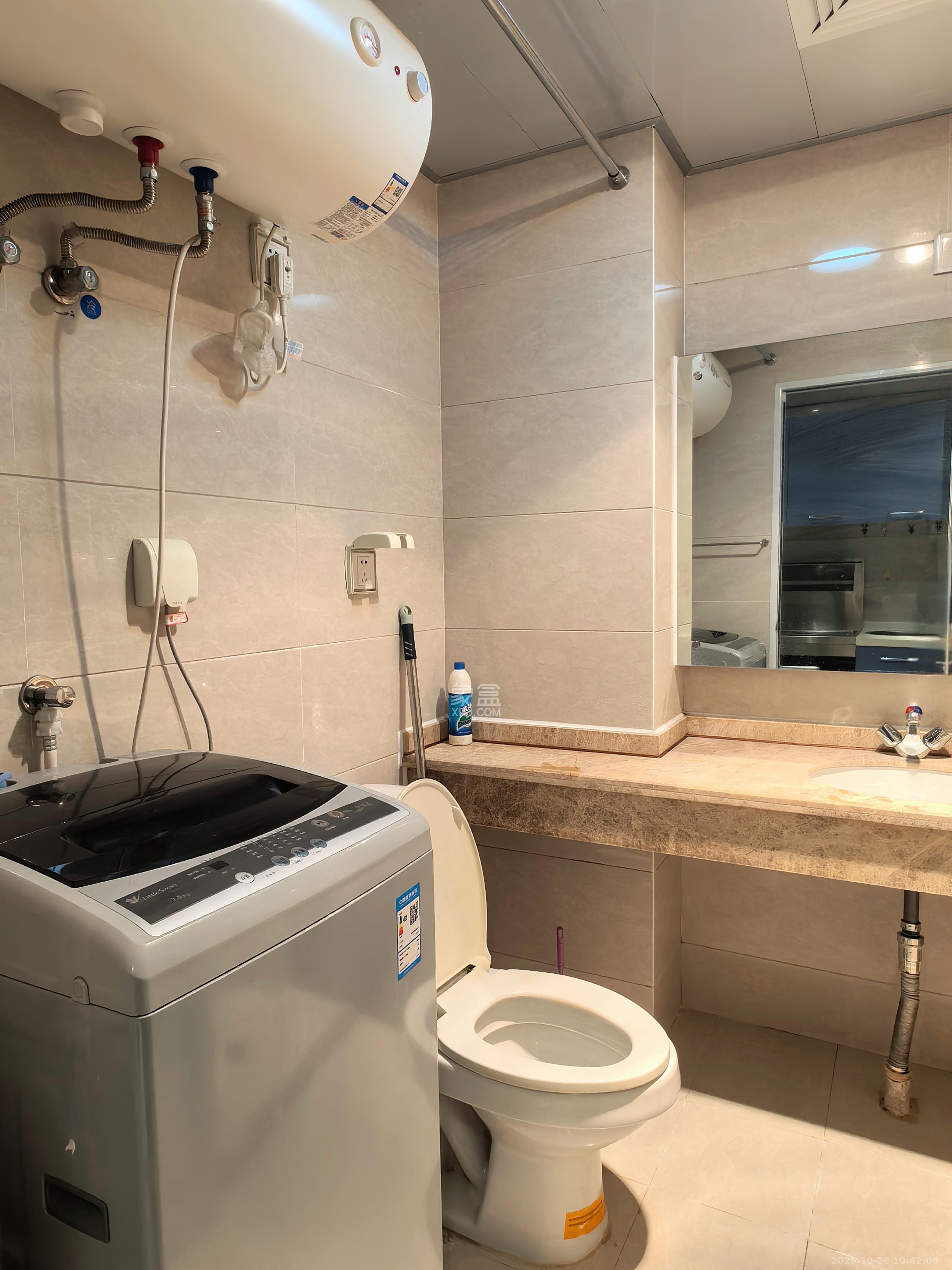 西子一间  1室1厅1卫    1800.0元/月室内图