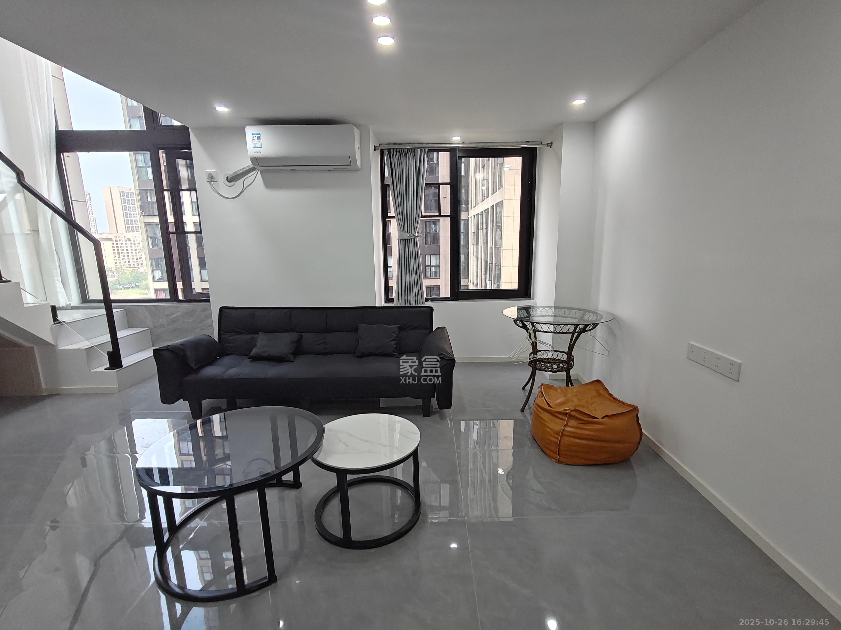 新城悦隽公园  2室1厅1卫    2000.0元/月室内图