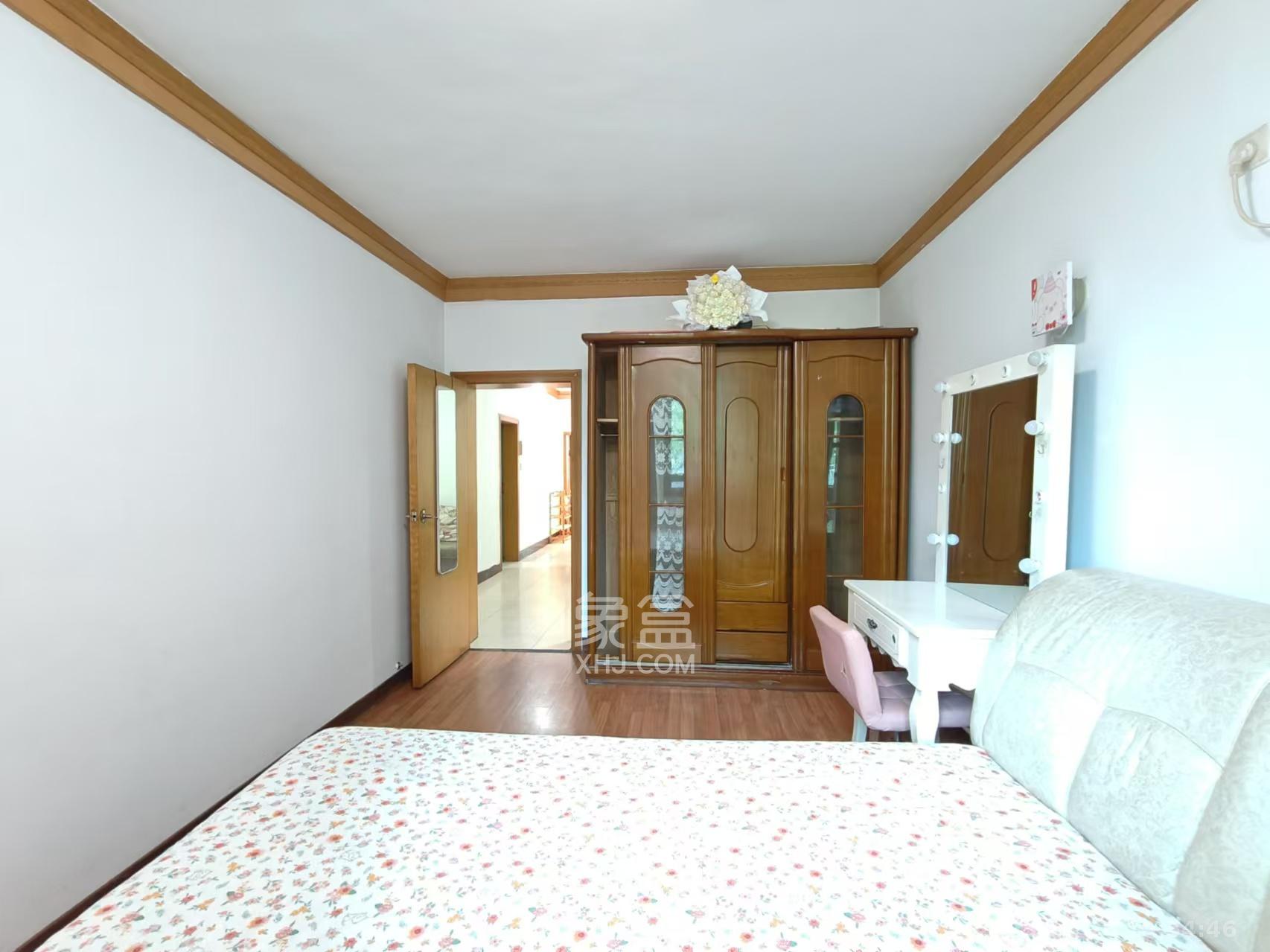 人民新村  3室1厅1卫    1800.0元/月室内图