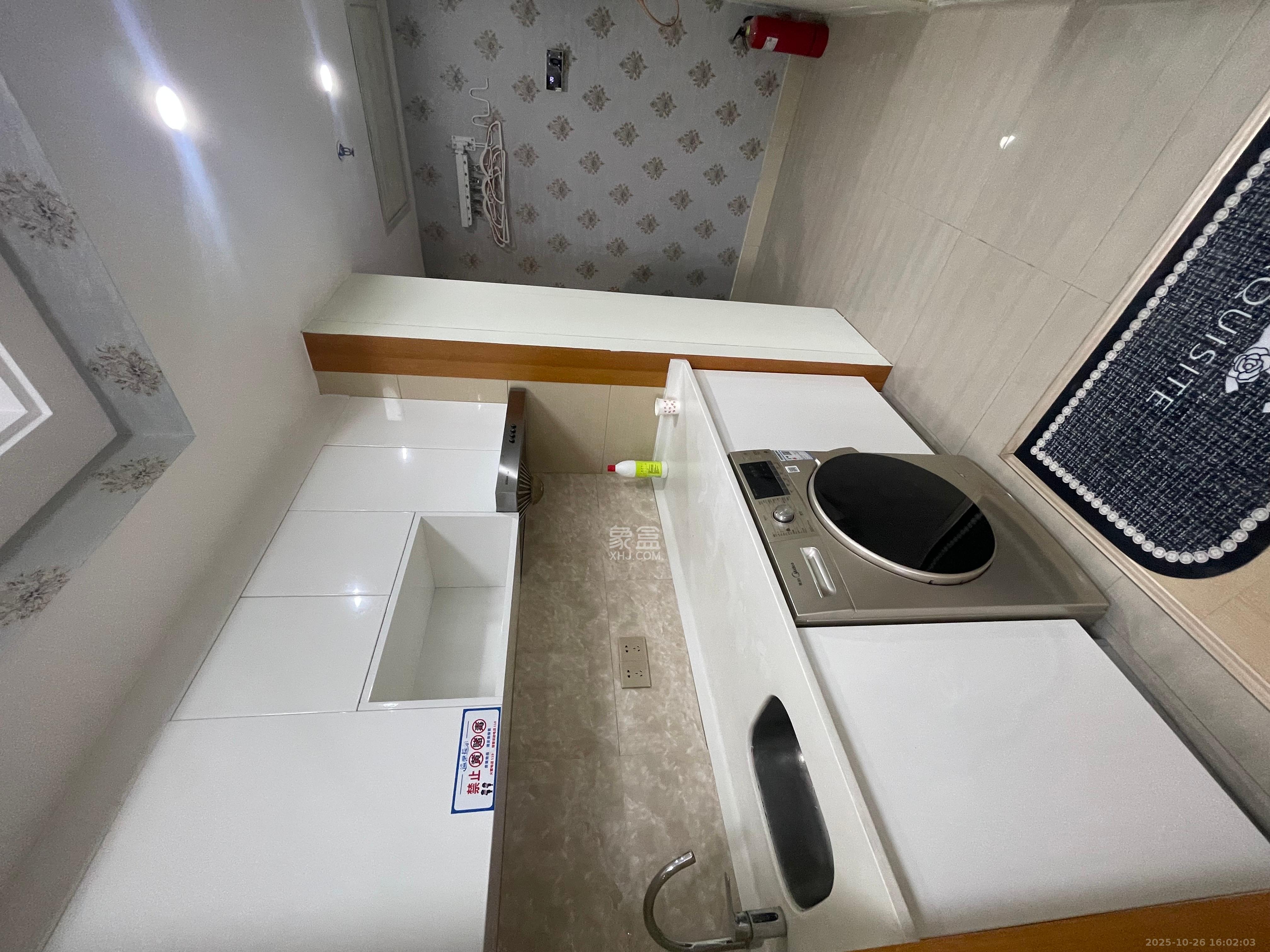 五一钻界  1室1厅1卫    2200.0元/月室内图