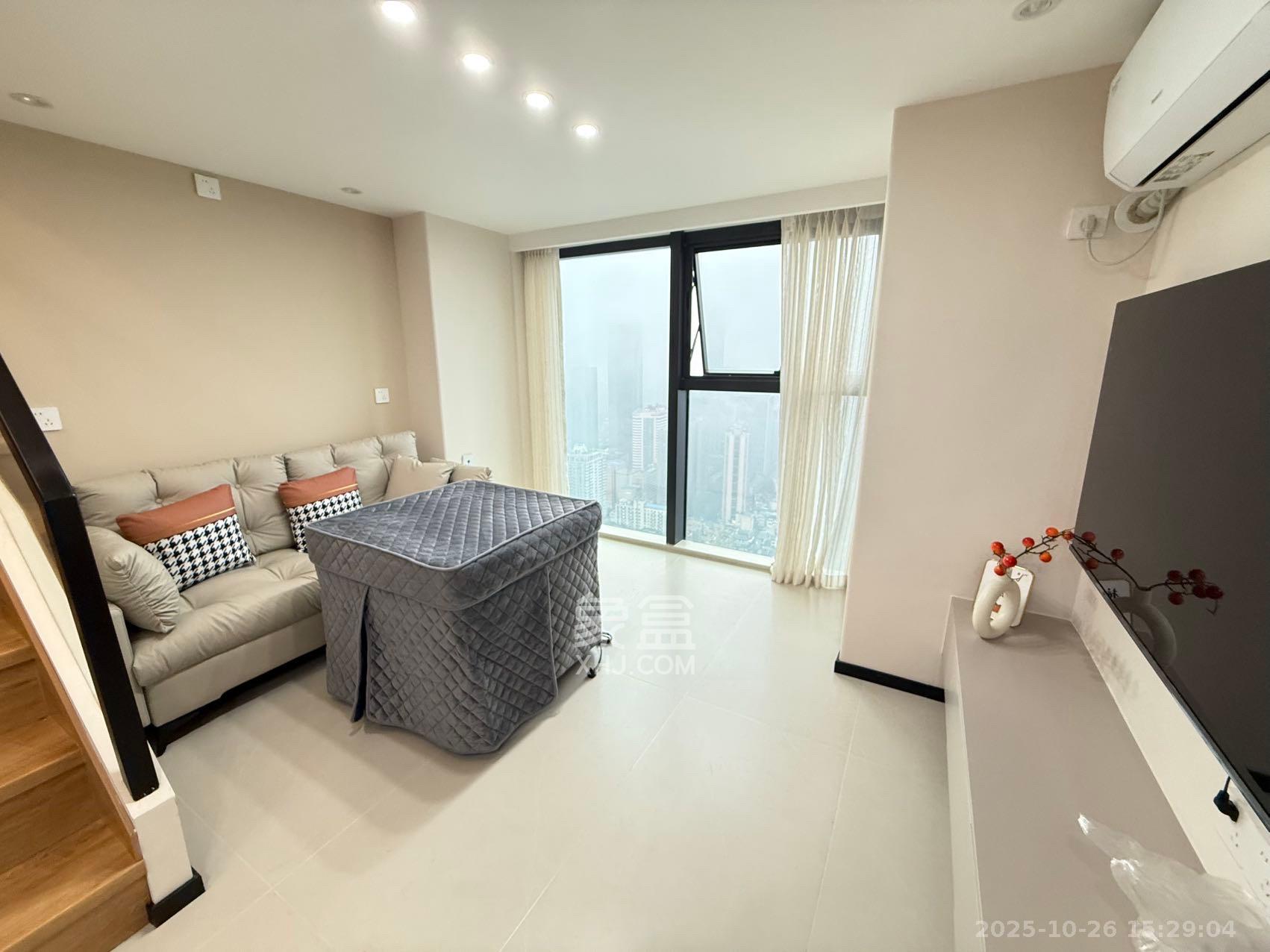 华润置地中心  2室1厅1卫    3200.0元/月 华润置地中心  2室1厅1卫    3200.0元/月室内图