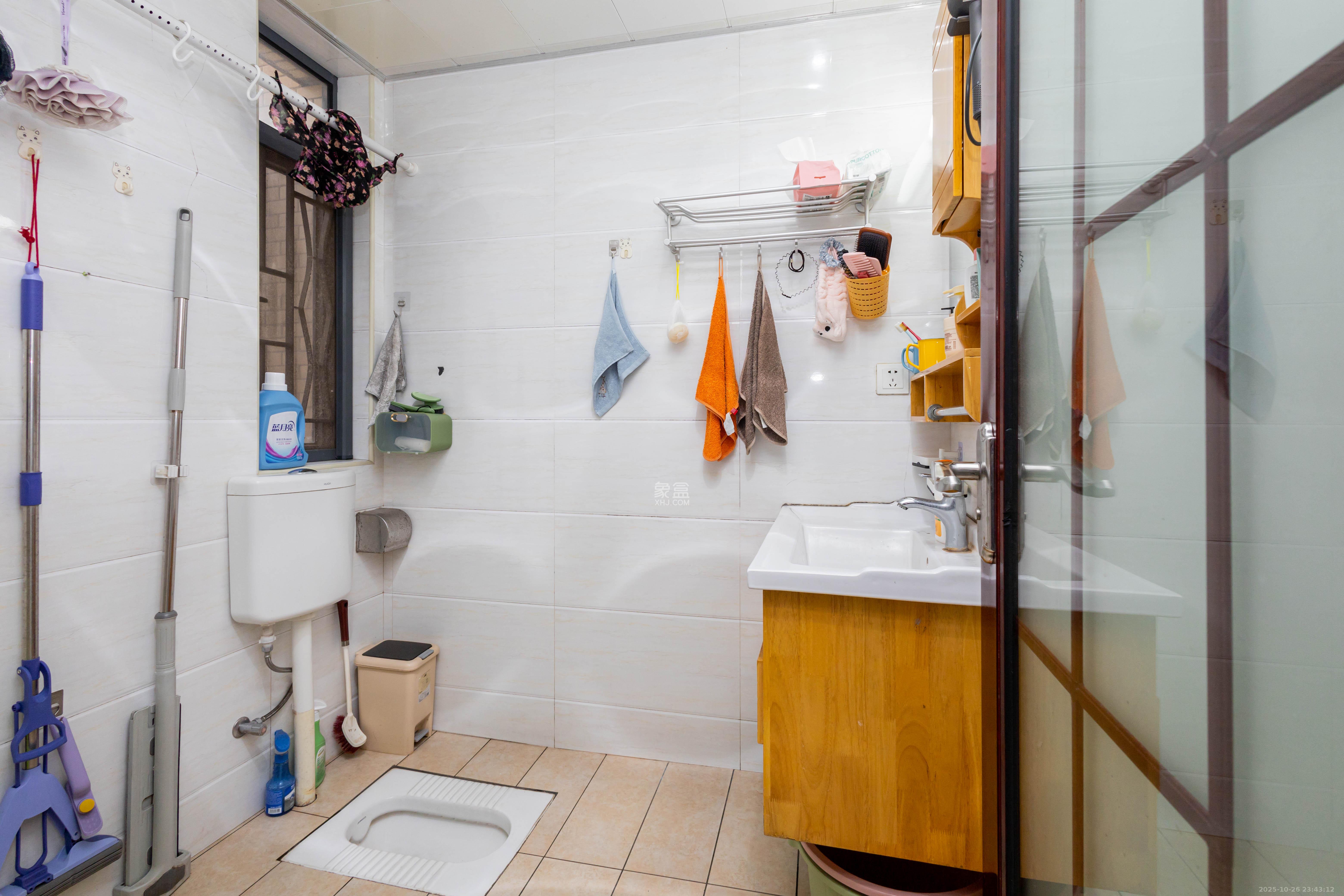 中国铁建国际城一期  3室2厅1卫    49.0万卫生间