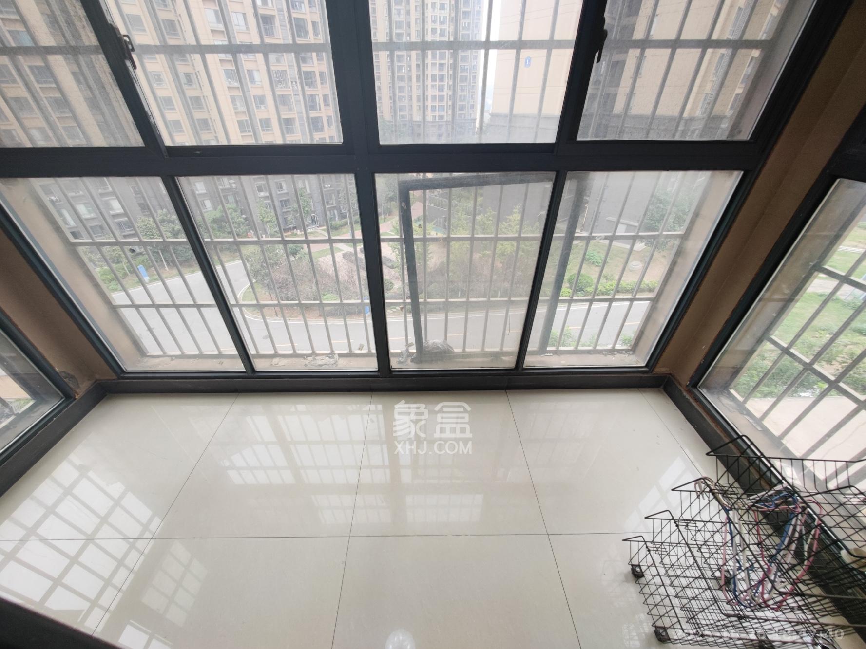 佳天名苑 3室2厅2卫 49.8万 佳天名苑 3室2厅2卫 49.8万阳台