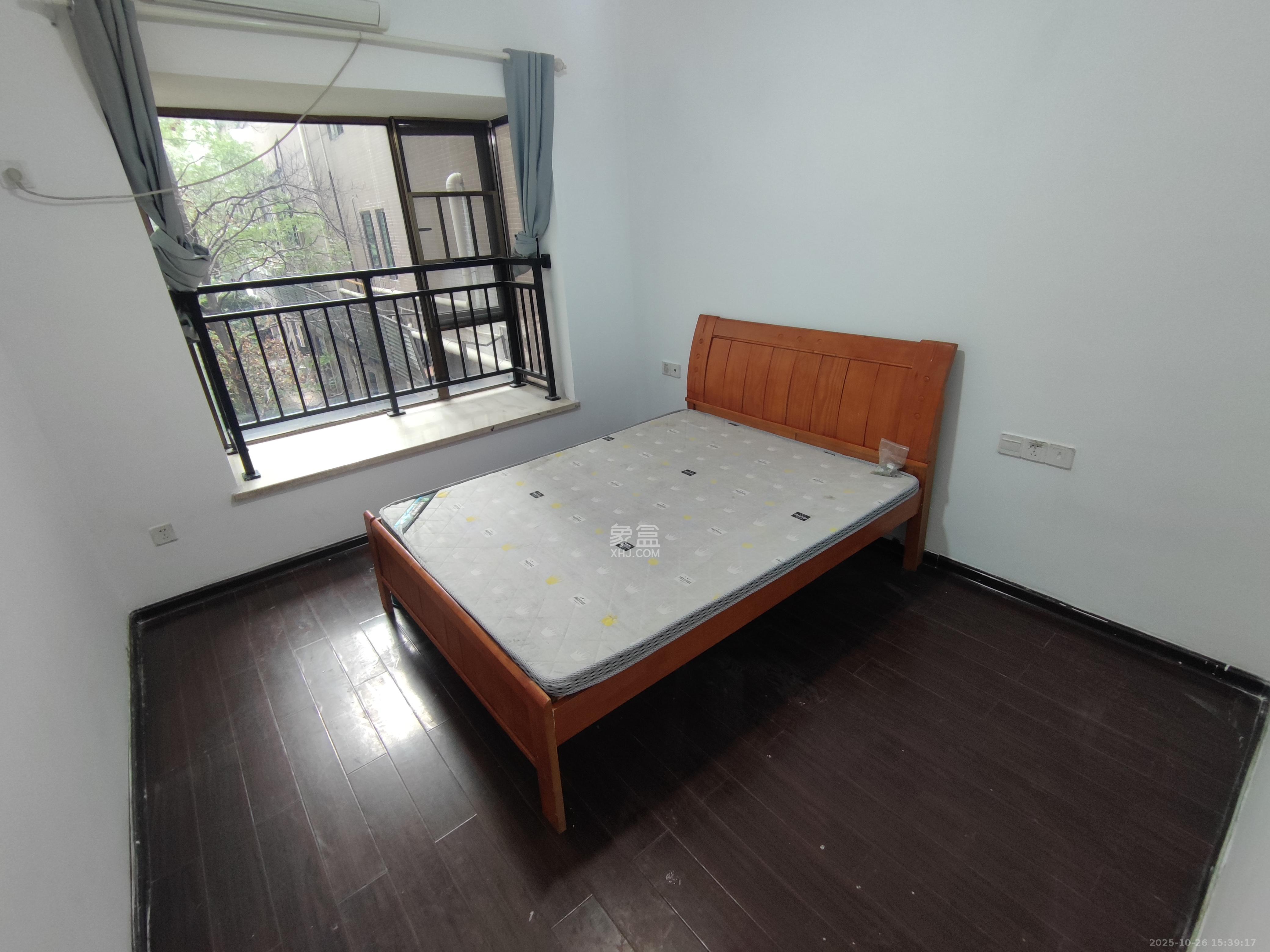 江山帝景哈佛  3室2厅1卫    2200.0元/月 江山帝景哈佛  3室2厅1卫    2200.0元/月室内图