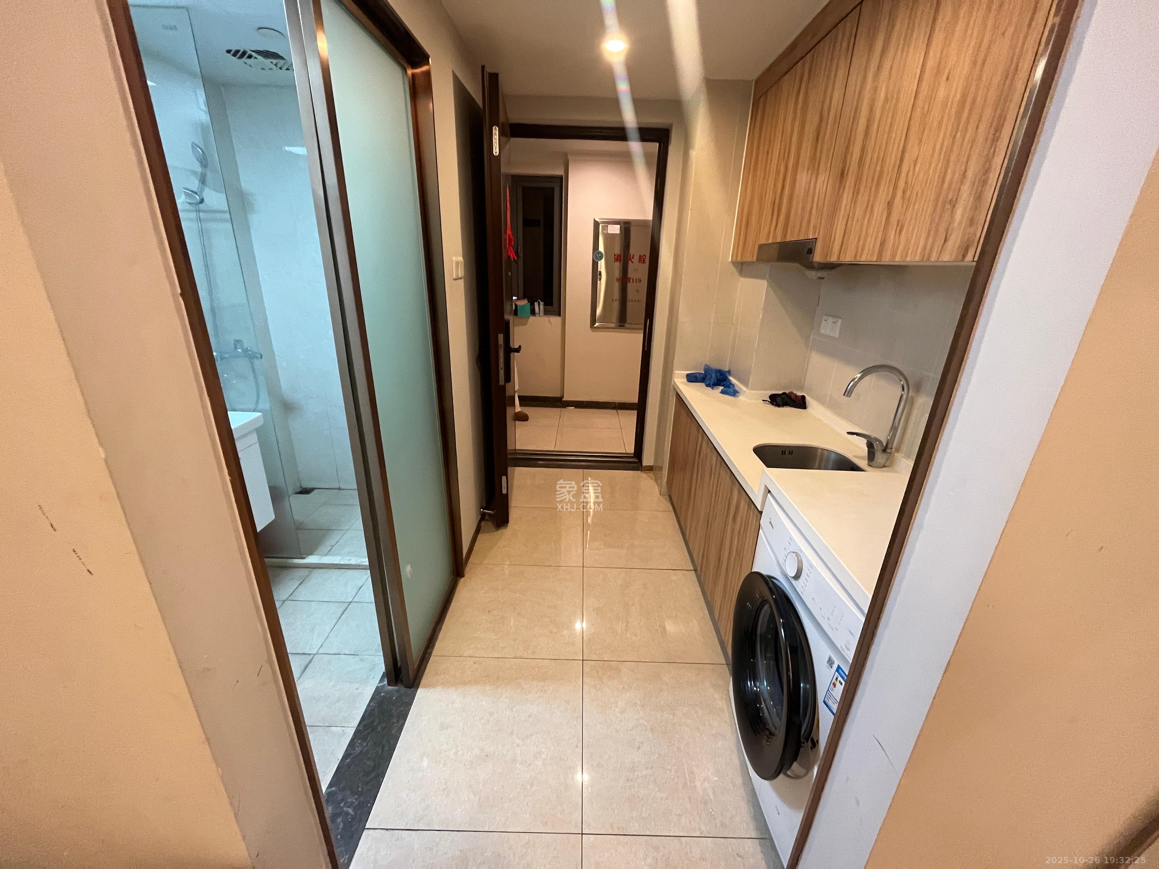 佳兆业云顶都汇 1室1厅1卫 1300.0元/月 佳兆业云顶都汇 1室1厅1卫 1300.0元/月室内图