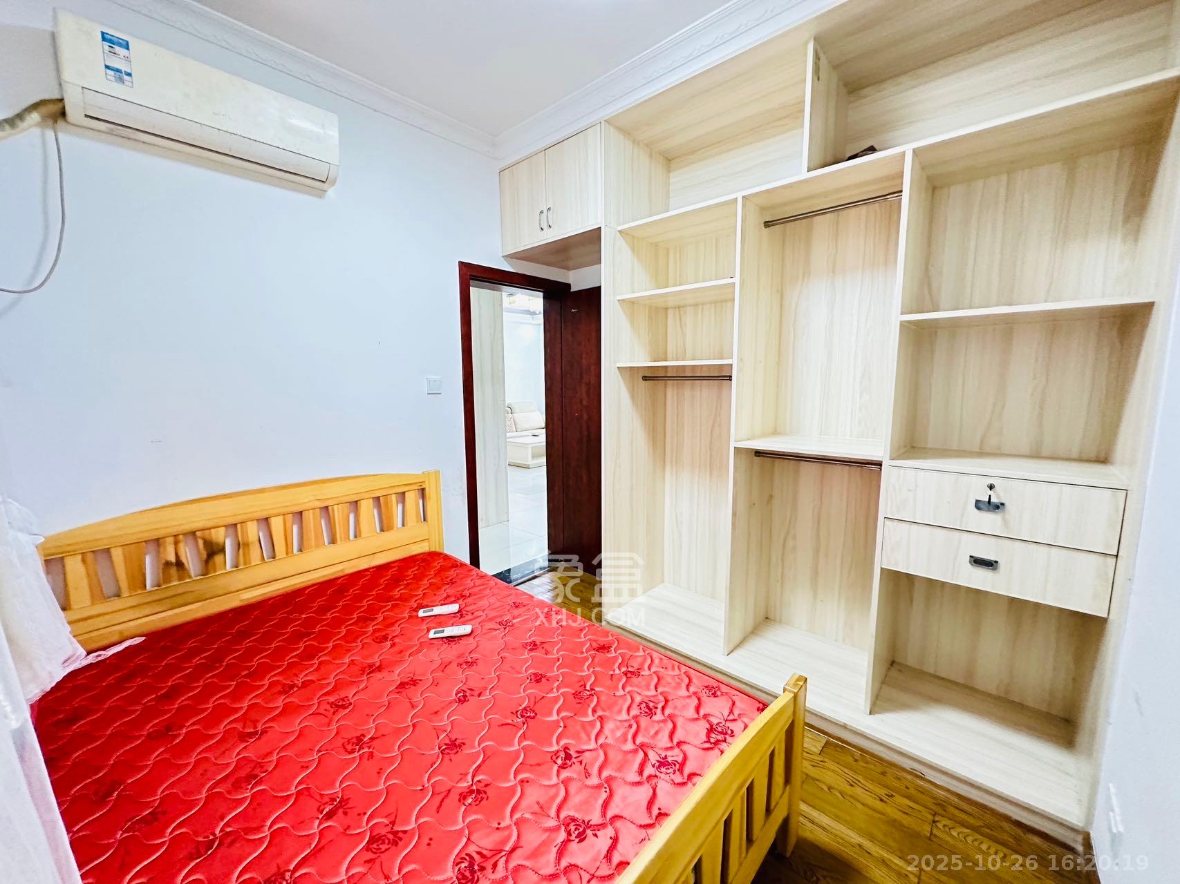 上河国际C区  3室2厅1卫    2500.0元/月室内图