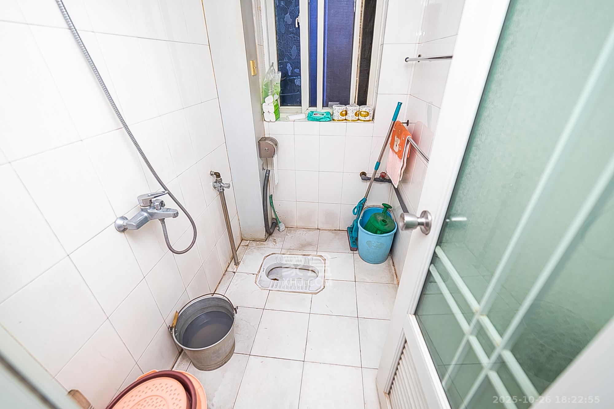 丽江翠园  3室2厅1卫    66.8万卫生间