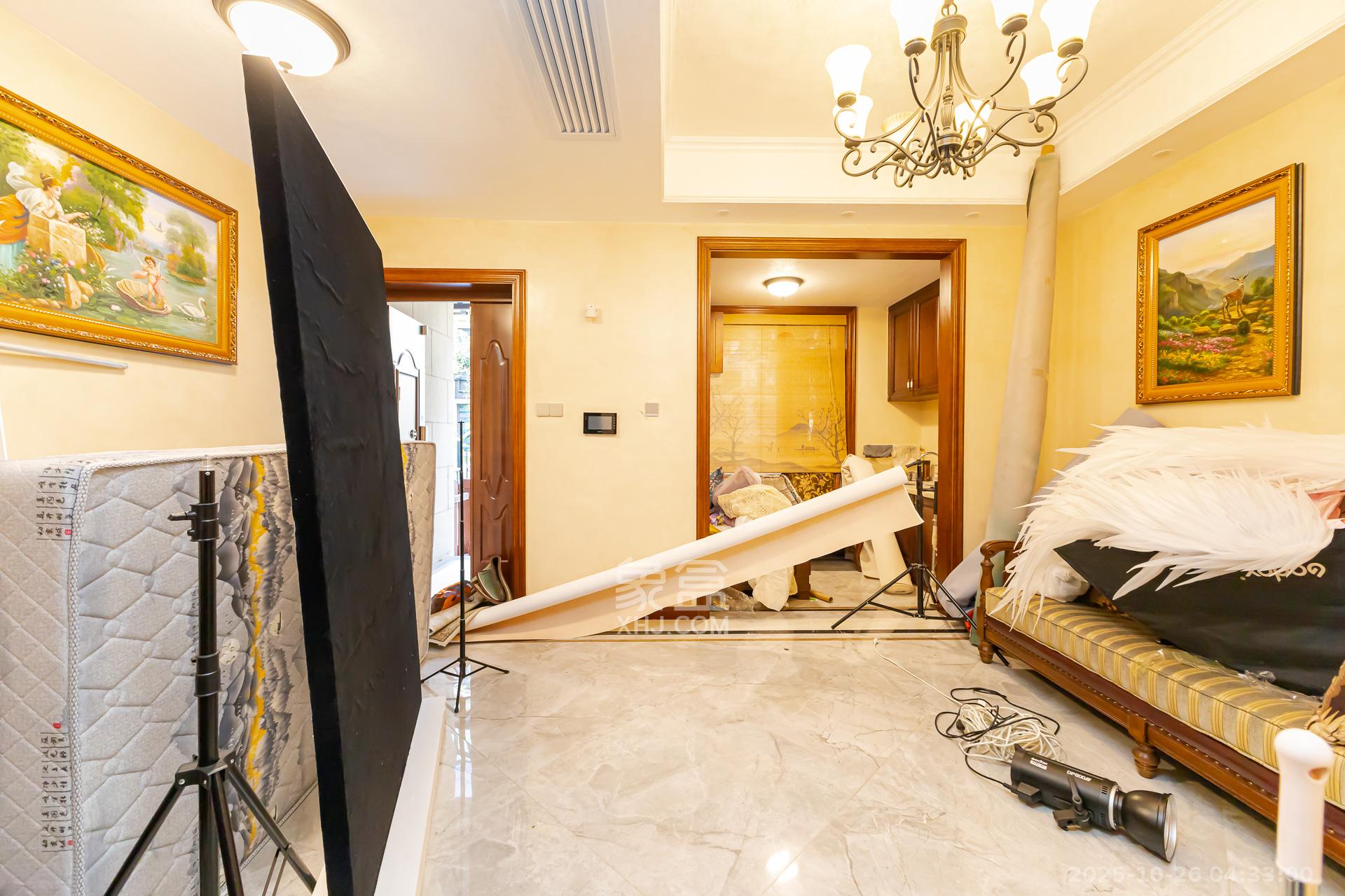 龙湖湘风原著(龙湖湘风星城)  5室3厅5卫    450.0万 龙湖湘风原著(龙湖湘风星城)  5室3厅5卫    450.0万客厅