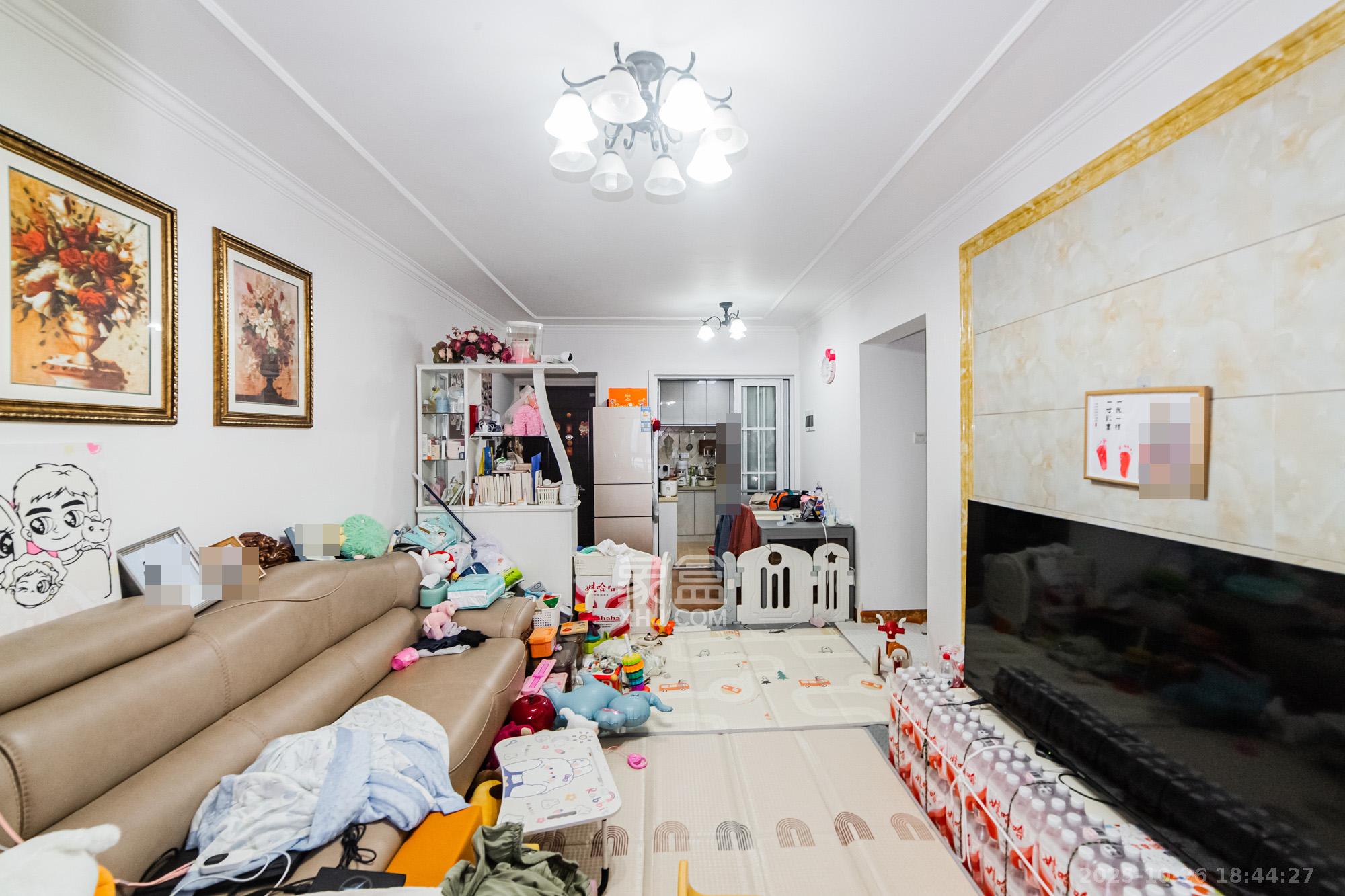 滨江君悦香邸  3室2厅1卫    85.0万 滨江君悦香邸  3室2厅1卫    85.0万客厅