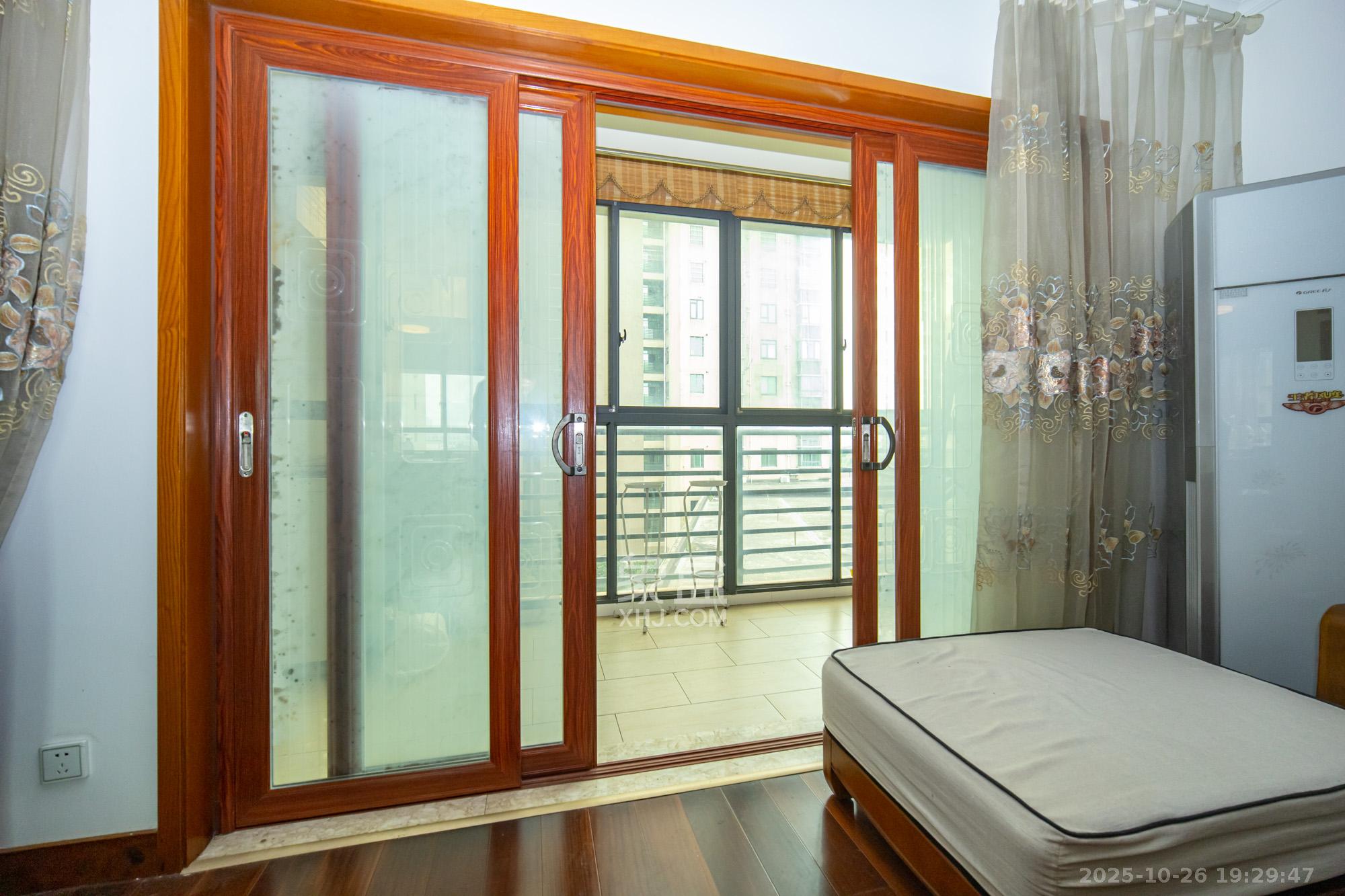 申湘宽境  3室2厅2卫    67.8万阳台