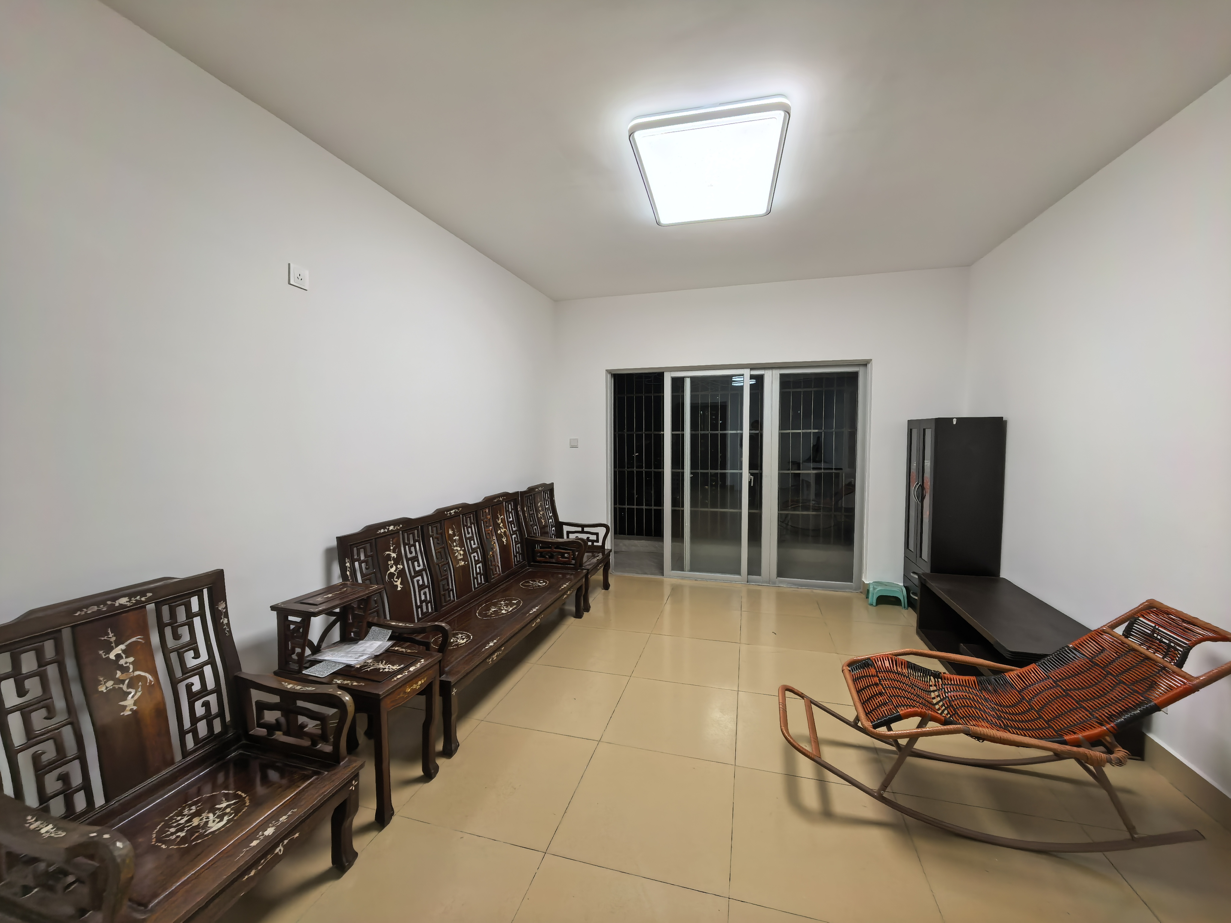 水岸阳光B小区 2室1厅1卫 2100.0元/月 水岸阳光B小区 2室1厅1卫 2100.0元/月室内图