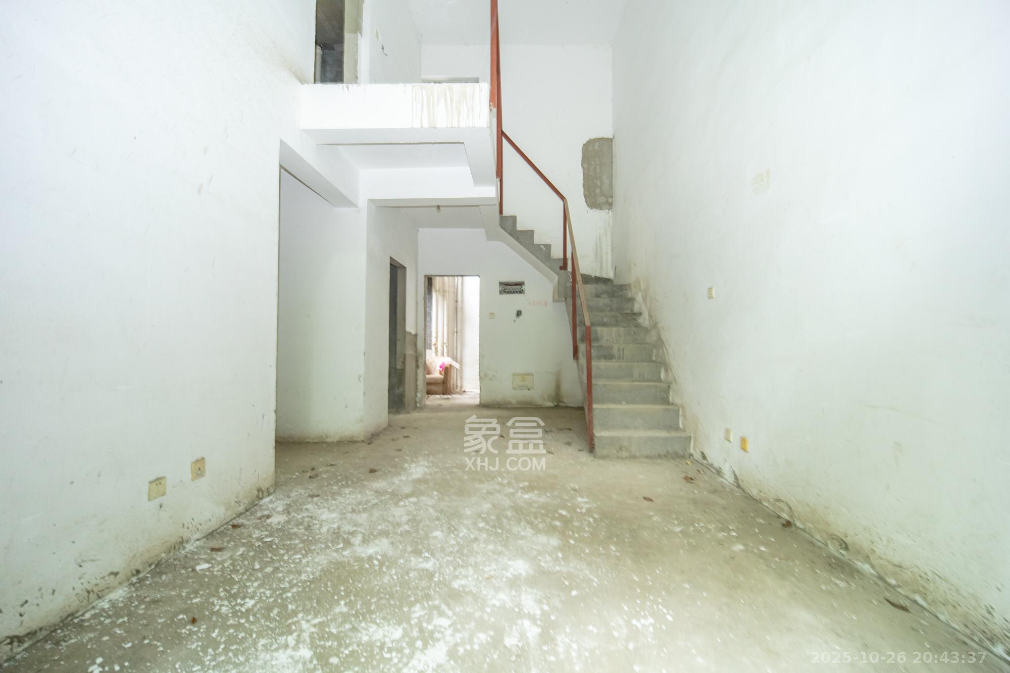 恒基凯旋门一二期  4室2厅2卫    81.0万