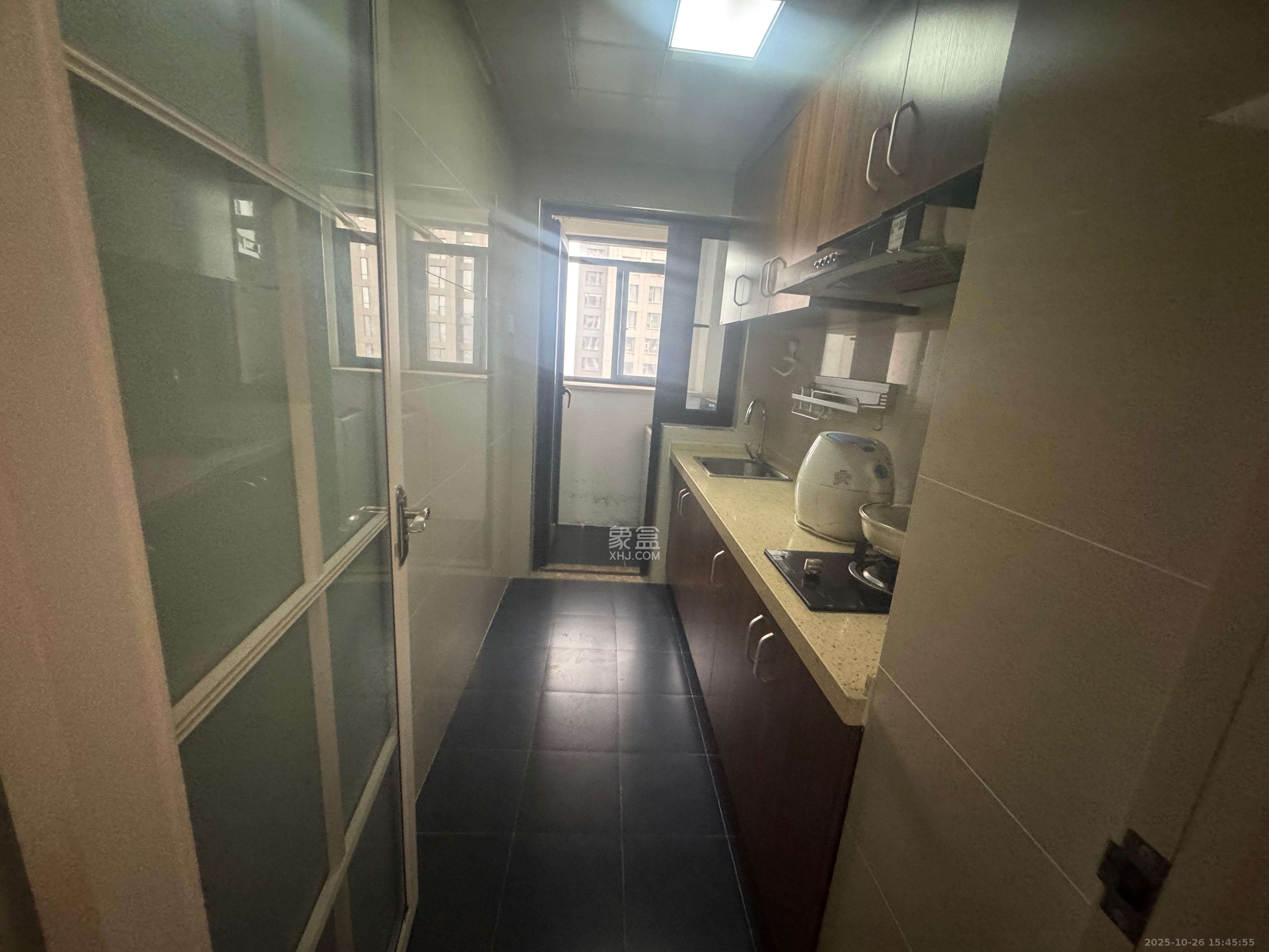 地质家园一、二期(地泰人民公馆) 1室1厅1卫 2400.0元/月 地质家园一、二期(地泰人民公馆) 1室1厅1卫 2400.0元/月室内图