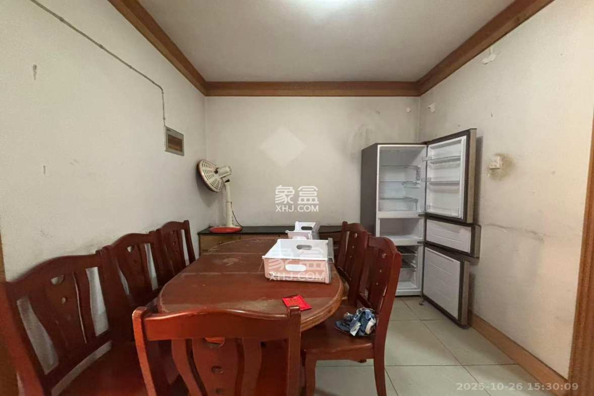 湘计花园  3室2厅1卫    2000.0元/月 湘计花园  3室2厅1卫    2000.0元/月室内图