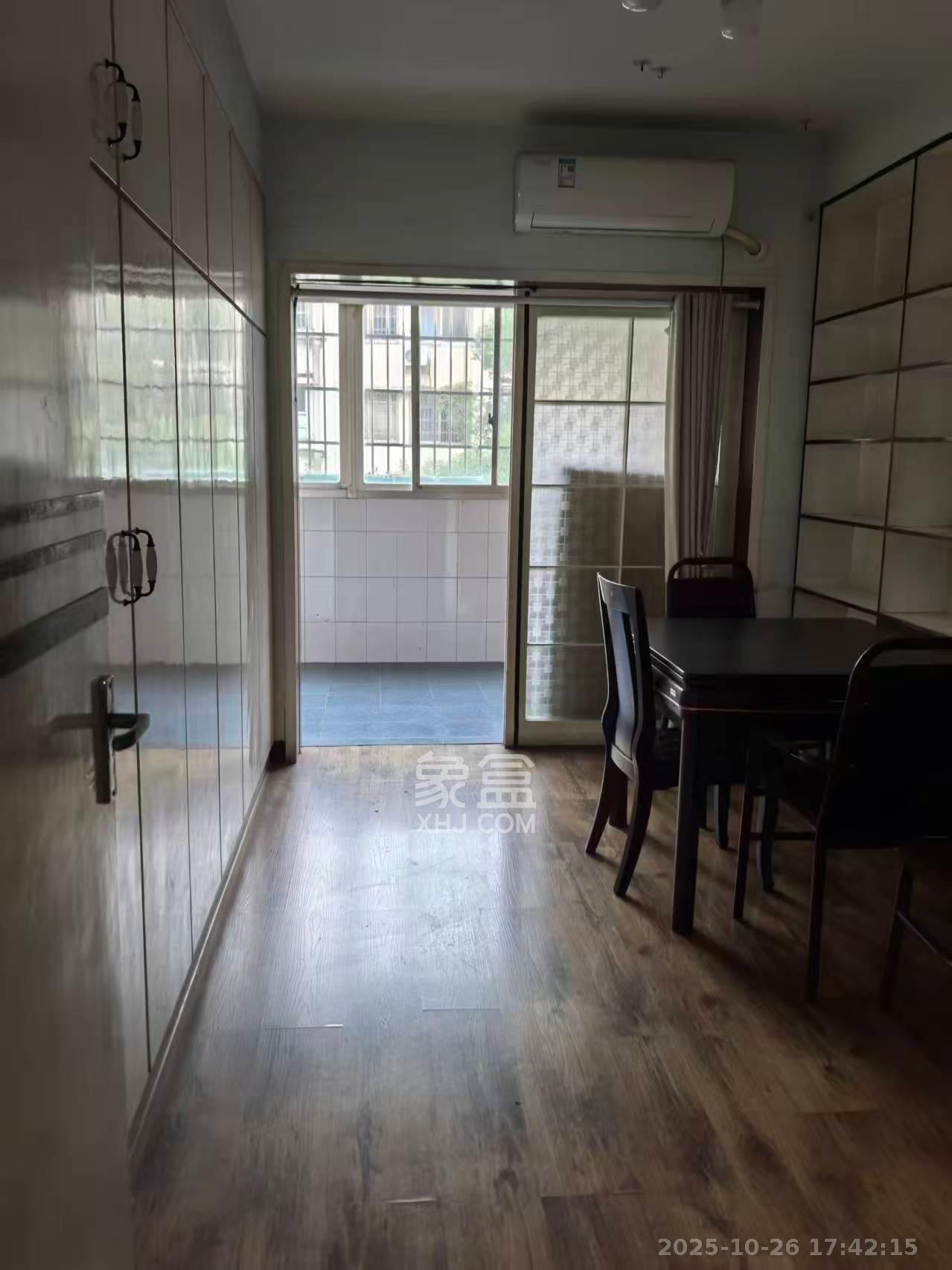 湘卫花苑  3室2厅1卫    2280.0元/月 湘卫花苑  3室2厅1卫    2280.0元/月室内图