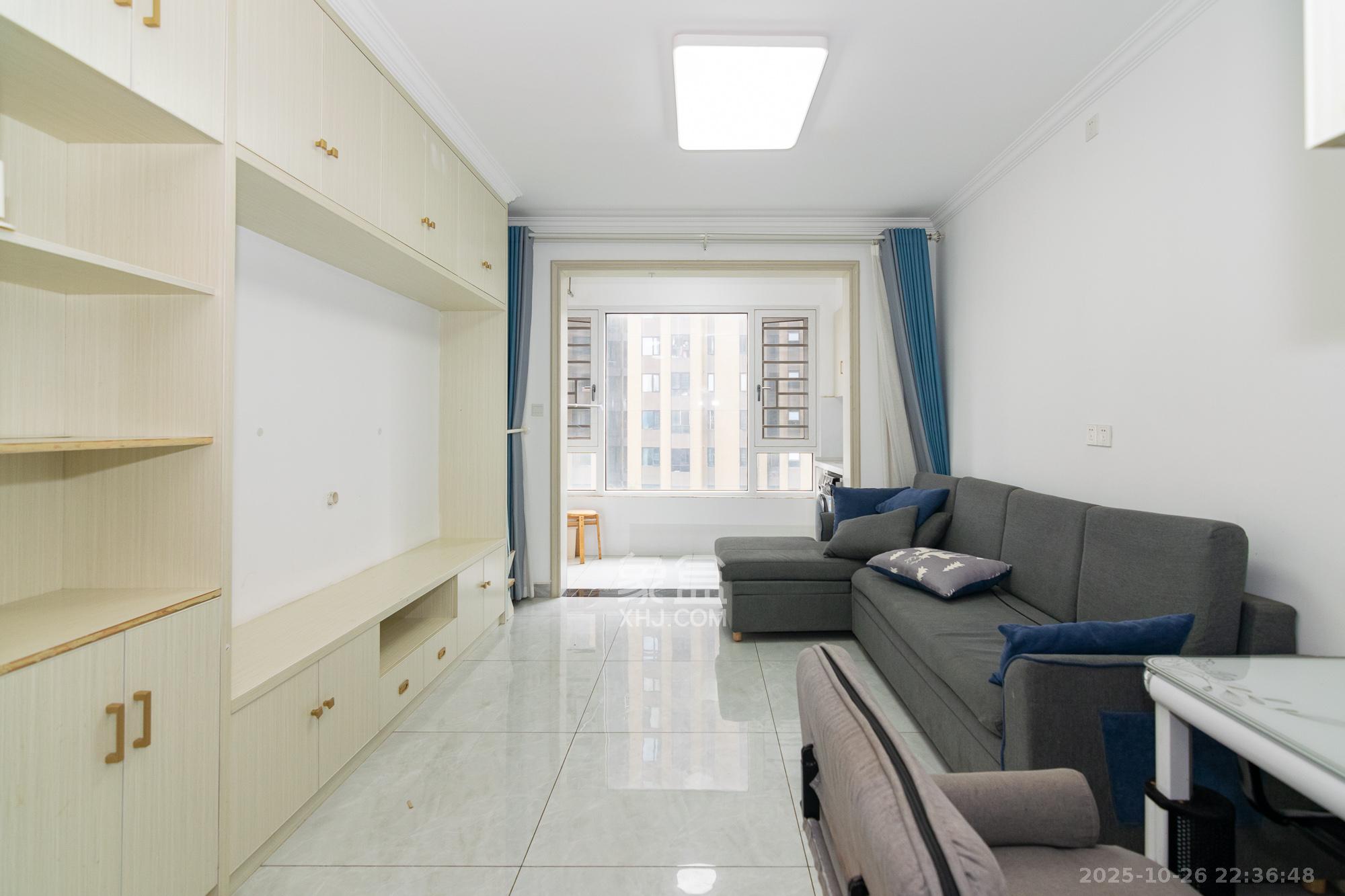 金地三千府(金地湖山樾、金地自在城)  2室2厅1卫    45.0万 金地三千府(金地湖山樾、金地自在城)  2室2厅1卫    45.0万客厅