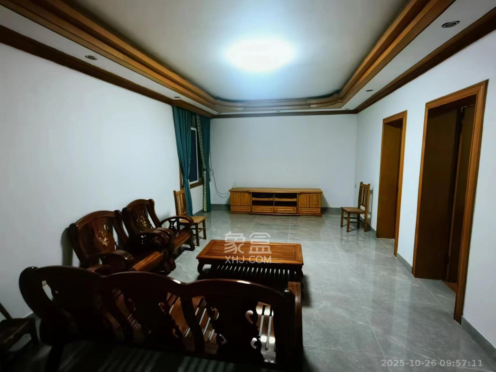 桔园小区1-8片  3室2厅2卫    2200.0元/月室内图