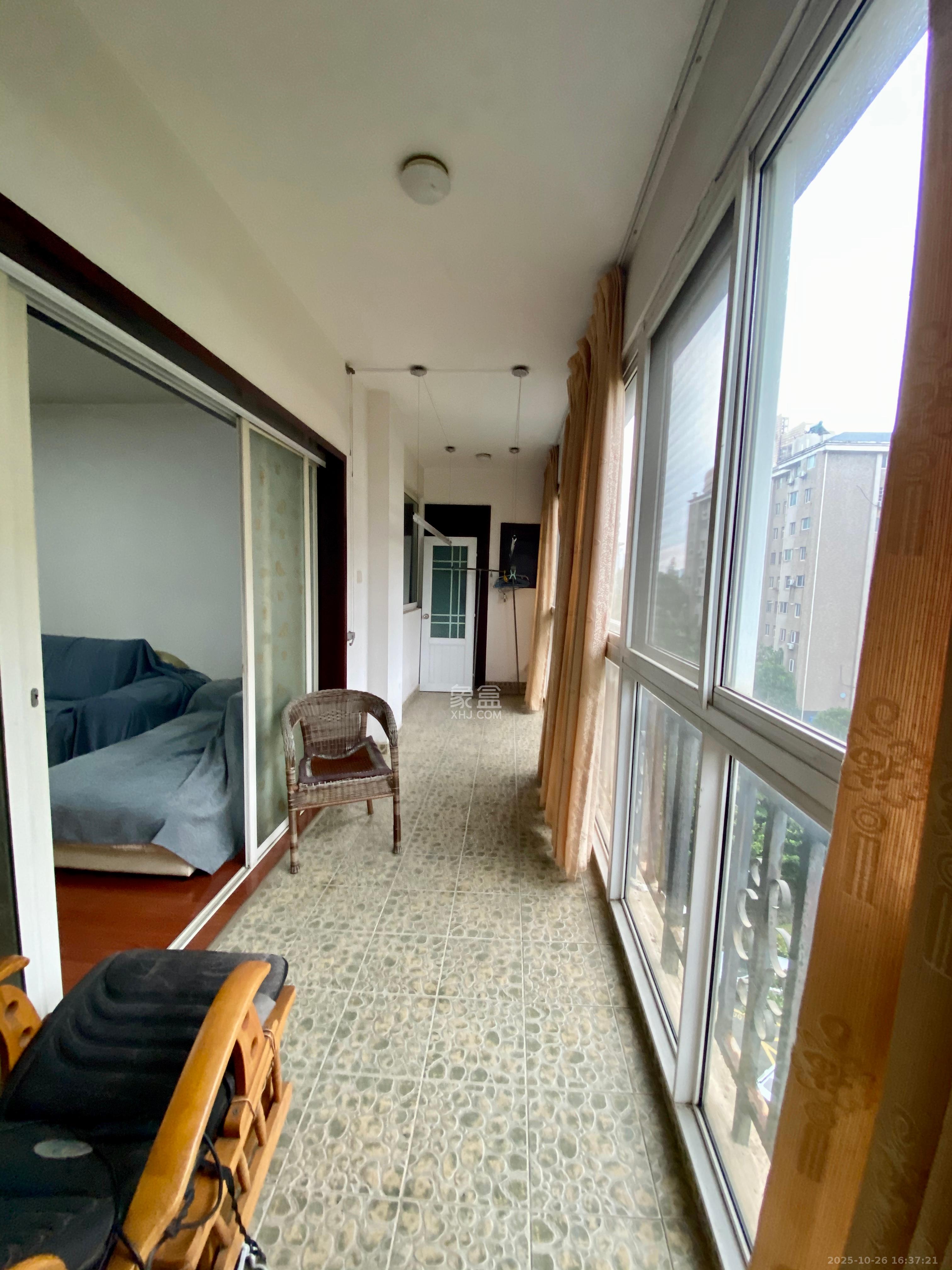 科技公寓 3室2厅2卫 3300.0元/月 科技公寓 3室2厅2卫 3300.0元/月室内图