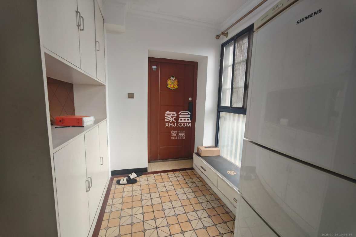 华润凤凰城二期  3室2厅1卫    2000.0元/月 华润凤凰城二期  3室2厅1卫    2000.0元/月室内图