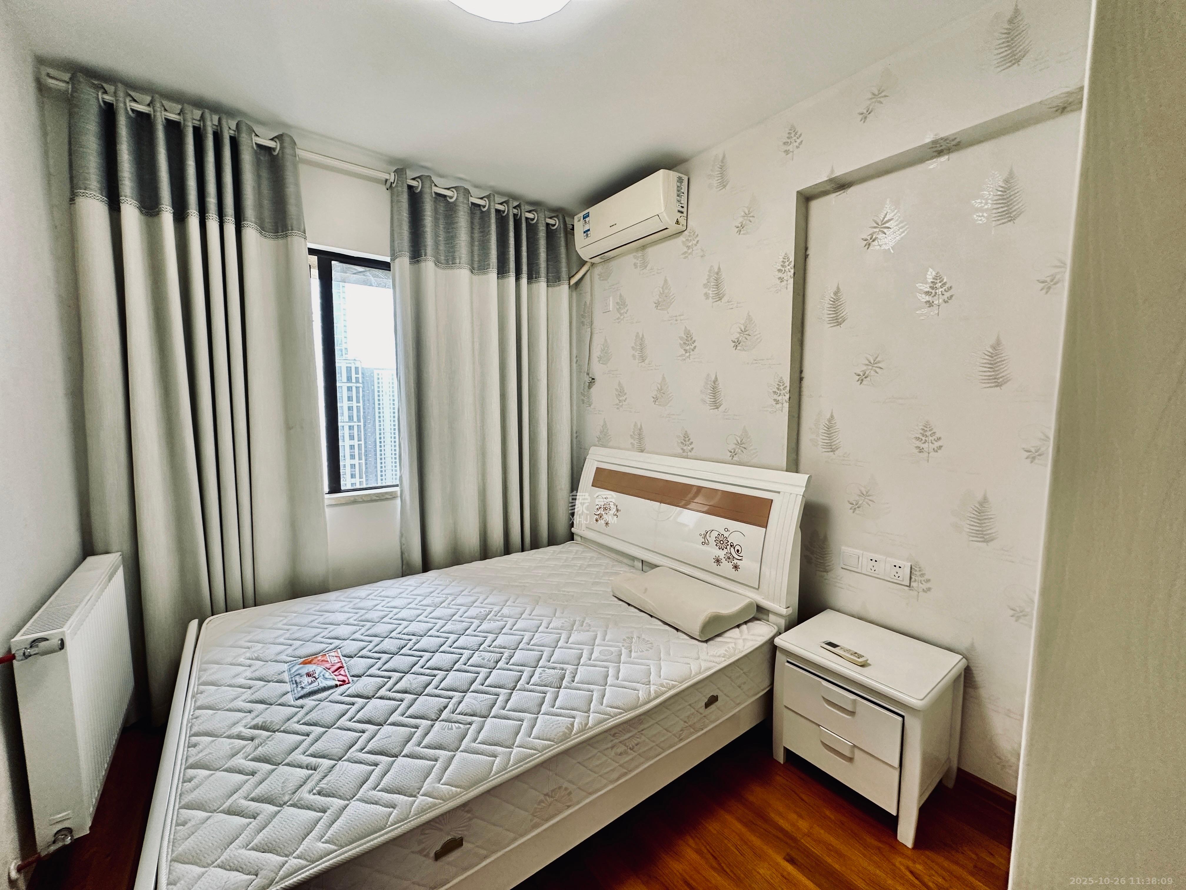 南山雍江汇(滨江国际新城) 3室2厅2卫 3400.0元/月 南山雍江汇(滨江国际新城) 3室2厅2卫 3400.0元/月室内图