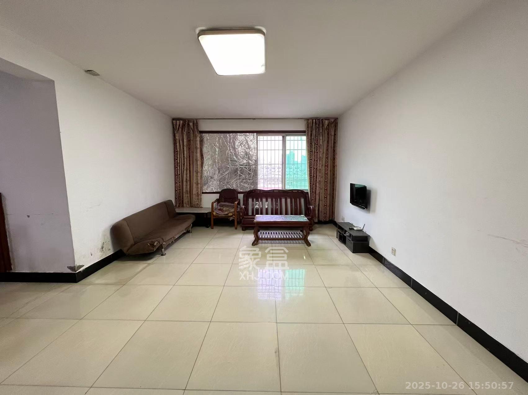 马王堆海鲜市场小区  2室2厅1卫    1500.0元/月 马王堆海鲜市场小区  2室2厅1卫    1500.0元/月室内图