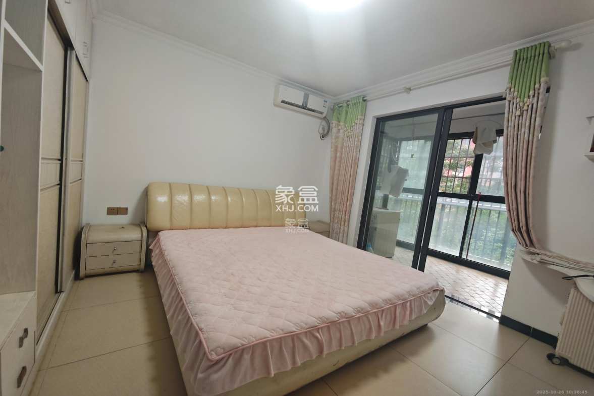 华润凤凰城二期  3室2厅1卫    2000.0元/月 华润凤凰城二期  3室2厅1卫    2000.0元/月室内图