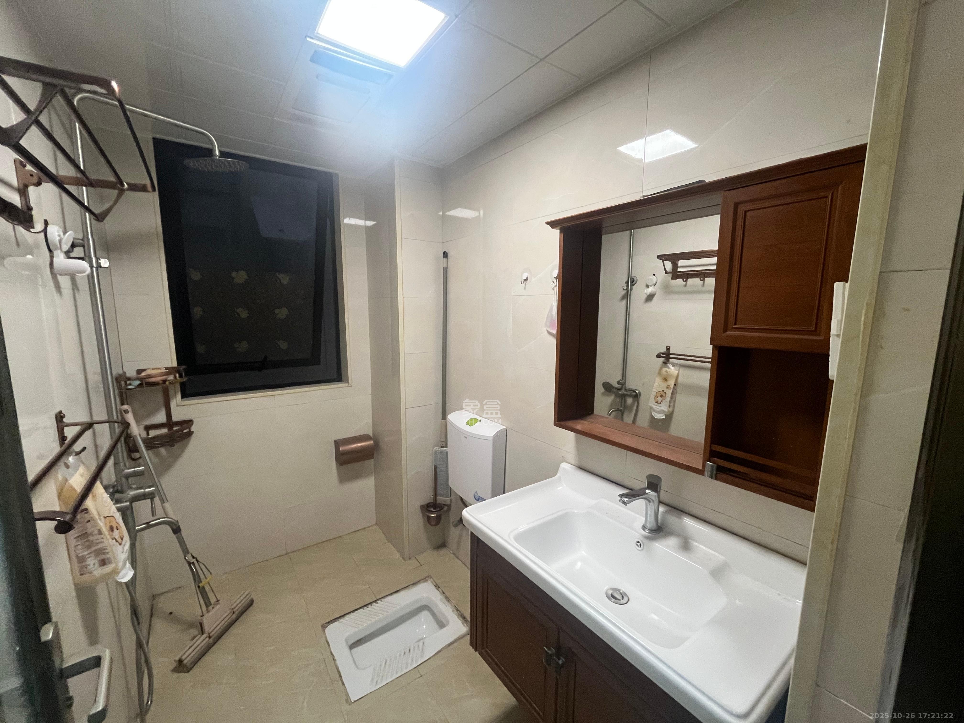 明昇壹城(明昇时代广场)一期  3室2厅1卫    2700.0元/月 明昇壹城(明昇时代广场)一期  3室2厅1卫    2700.0元/月室内图