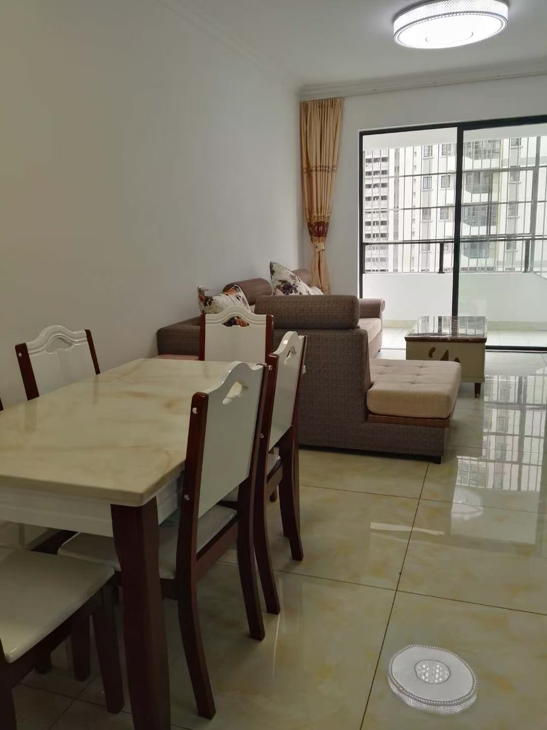 新城吾悦广场  3室2厅1卫    2900.0元/月